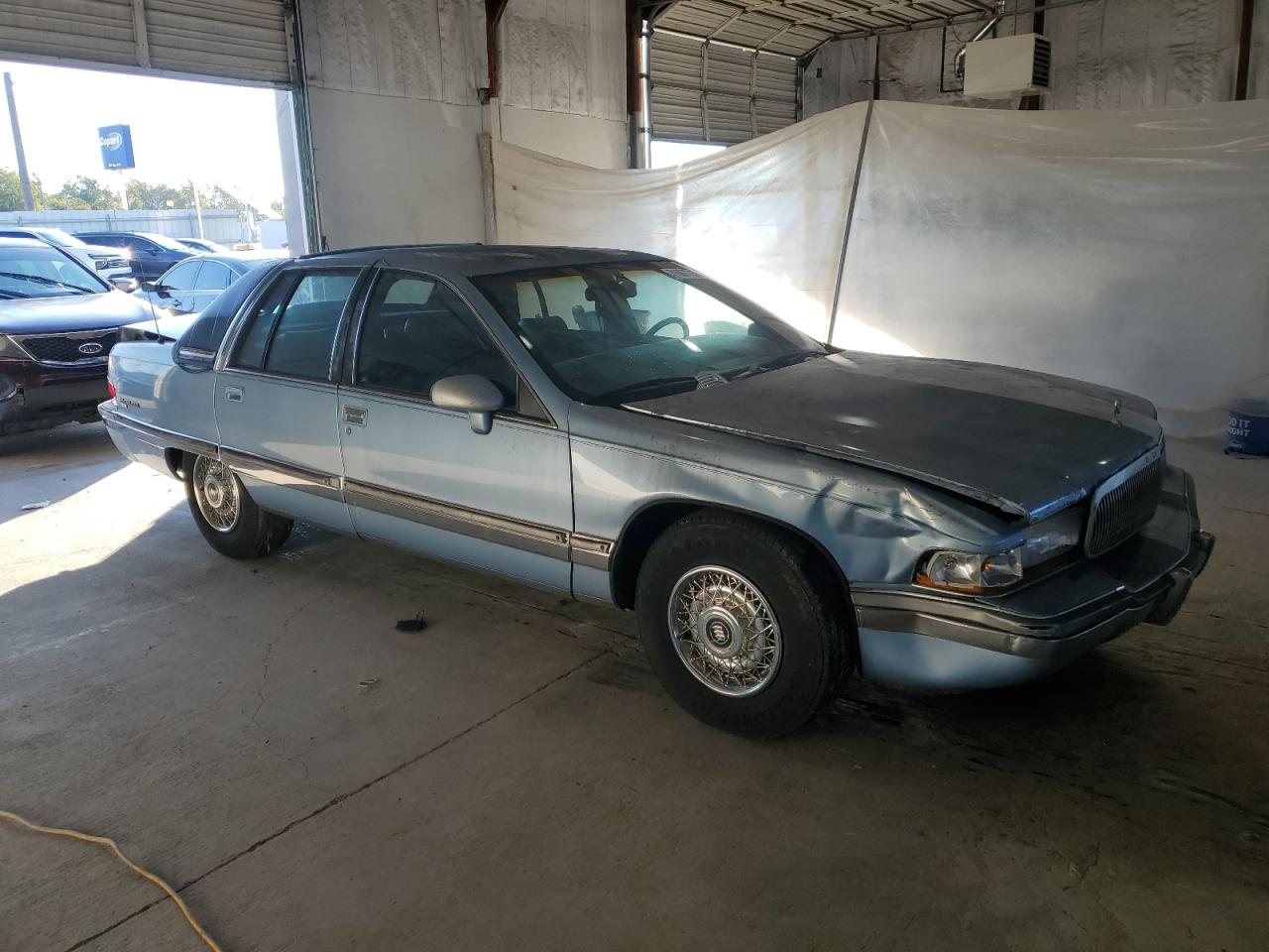 1992 Buick Roadmaster Limited Blue vin: 1G4BT5370NR457427