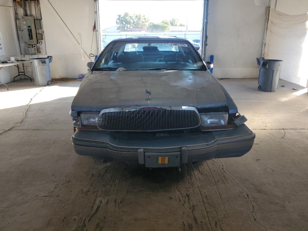 1992 Buick Roadmaster Limited Blue vin: 1G4BT5370NR457427
