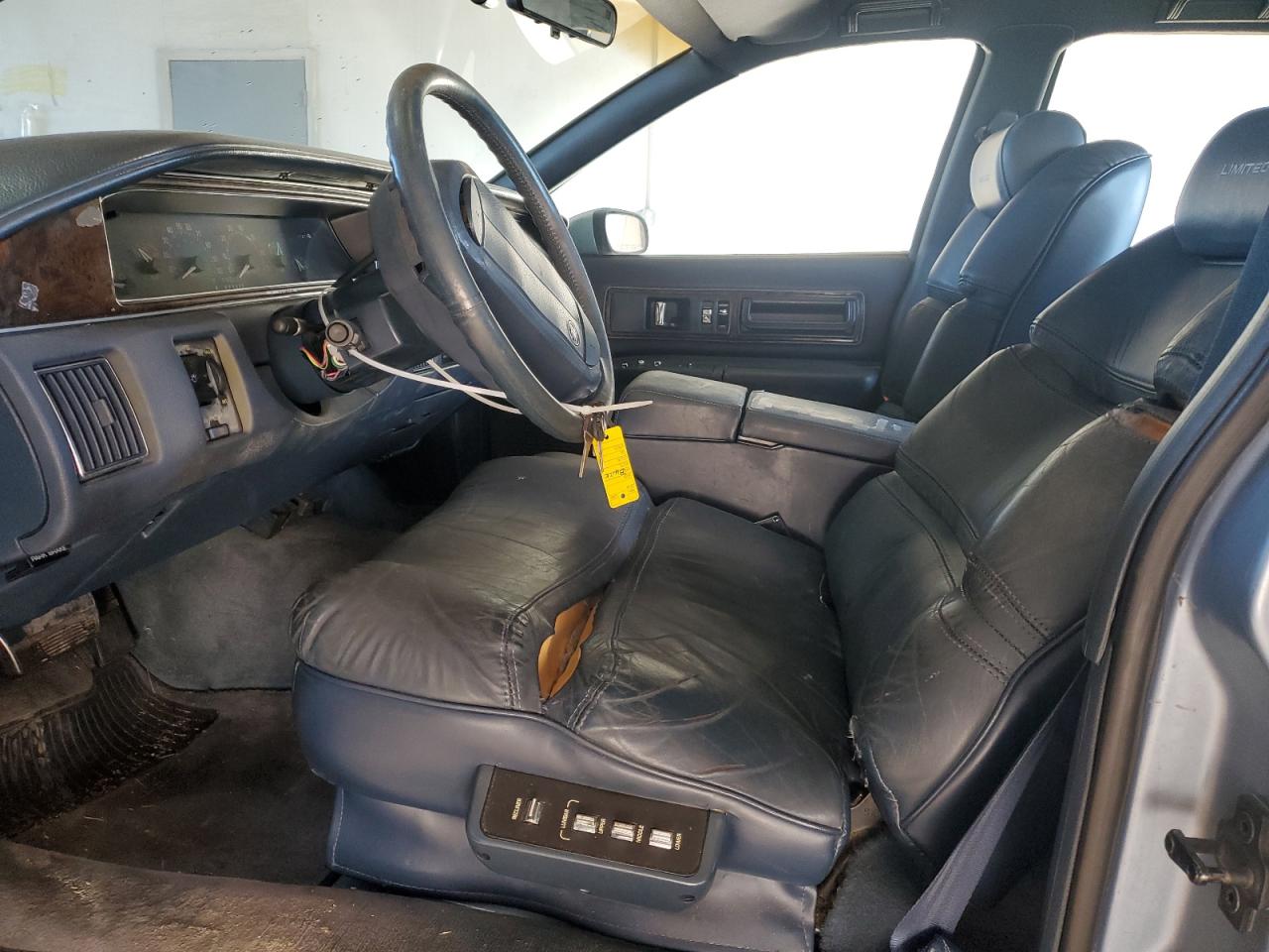 1992 Buick Roadmaster Limited Blue vin: 1G4BT5370NR457427