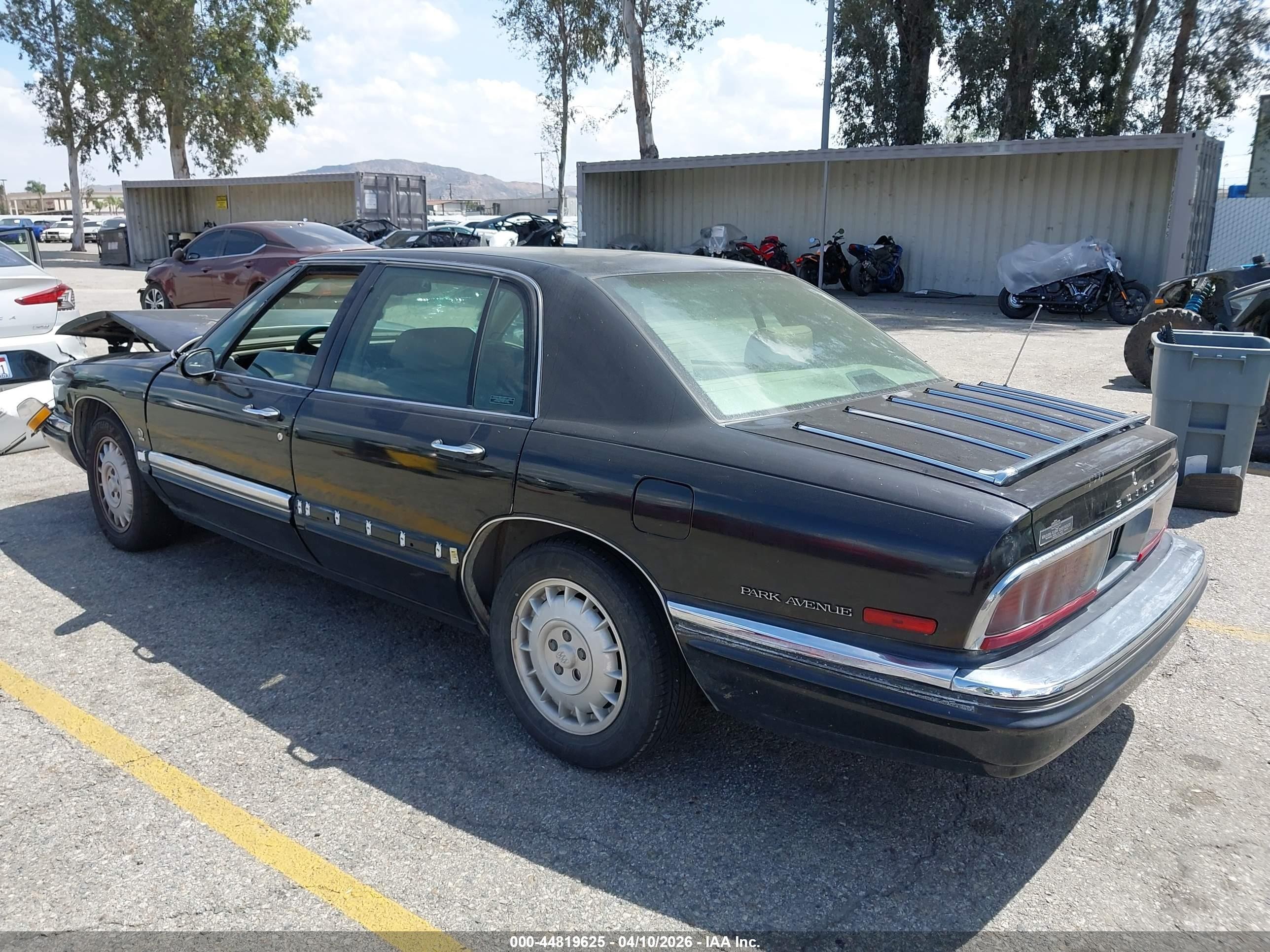 1996 Buick Park Avenue Ultra Black vin: 1G4CU5211TH614450