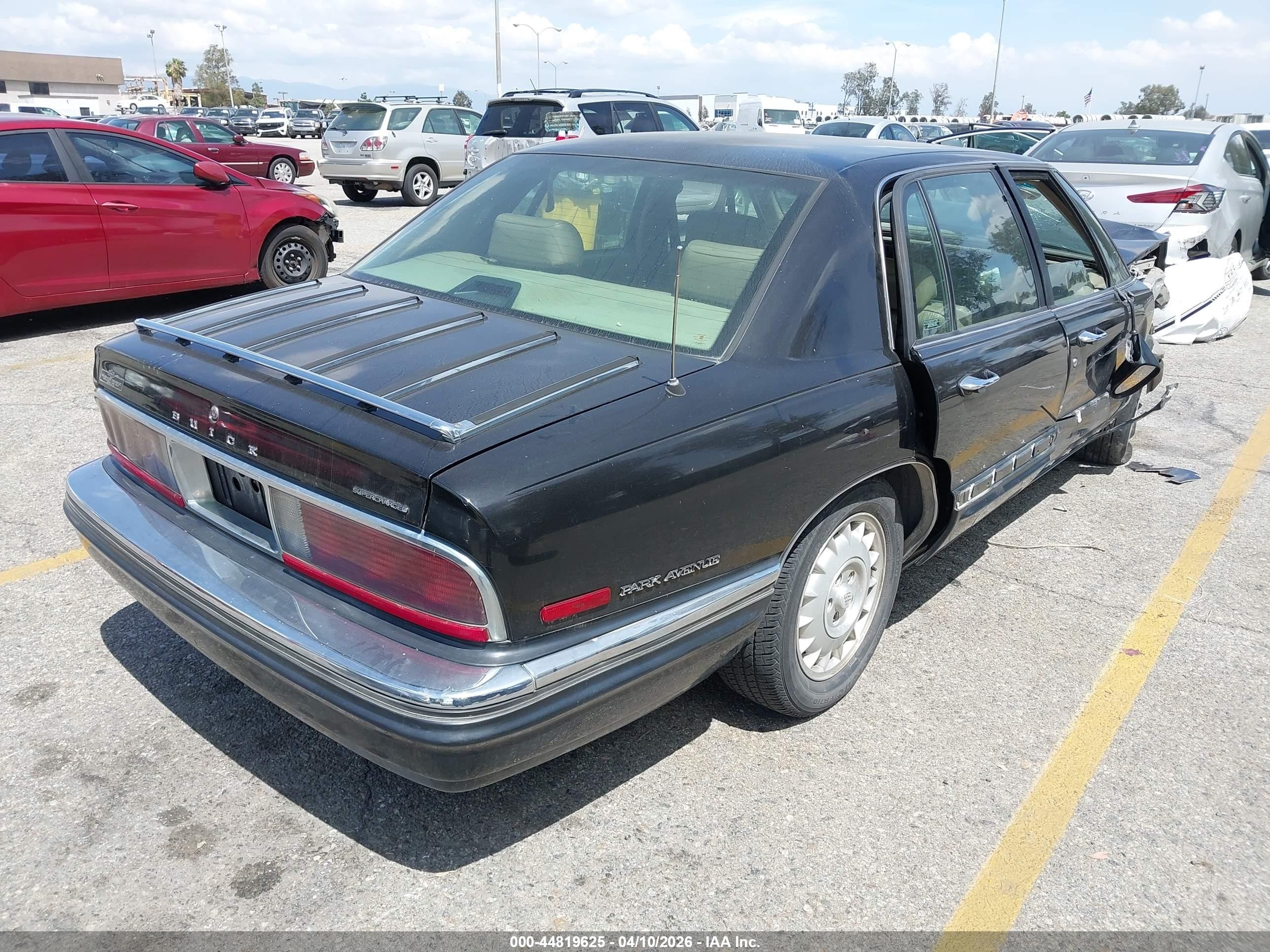 1996 Buick Park Avenue Ultra Black vin: 1G4CU5211TH614450
