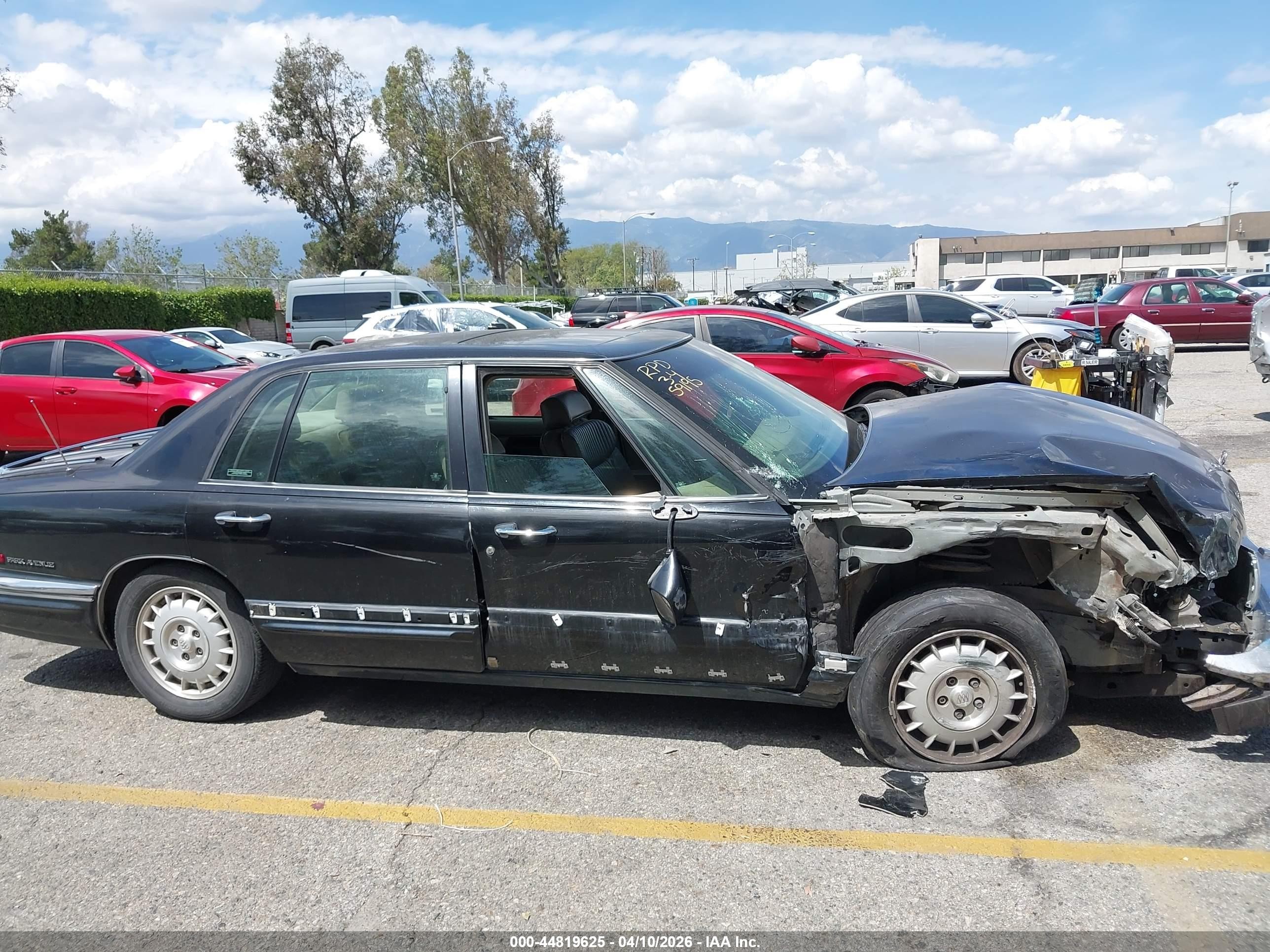 1996 Buick Park Avenue Ultra Black vin: 1G4CU5211TH614450