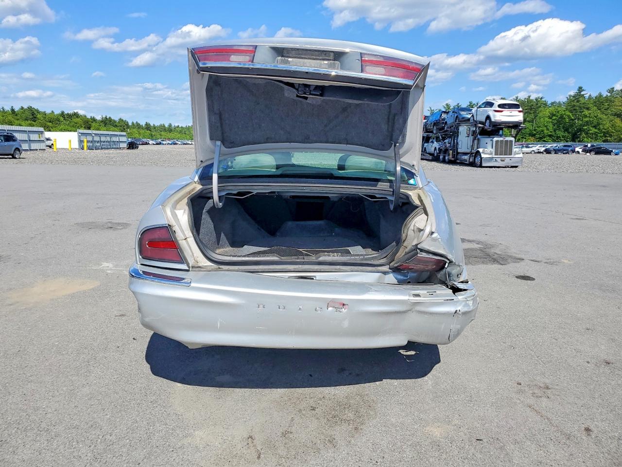 1999 Buick Park Avenue Ultra Silver vin: 1G4CU5211X4657523