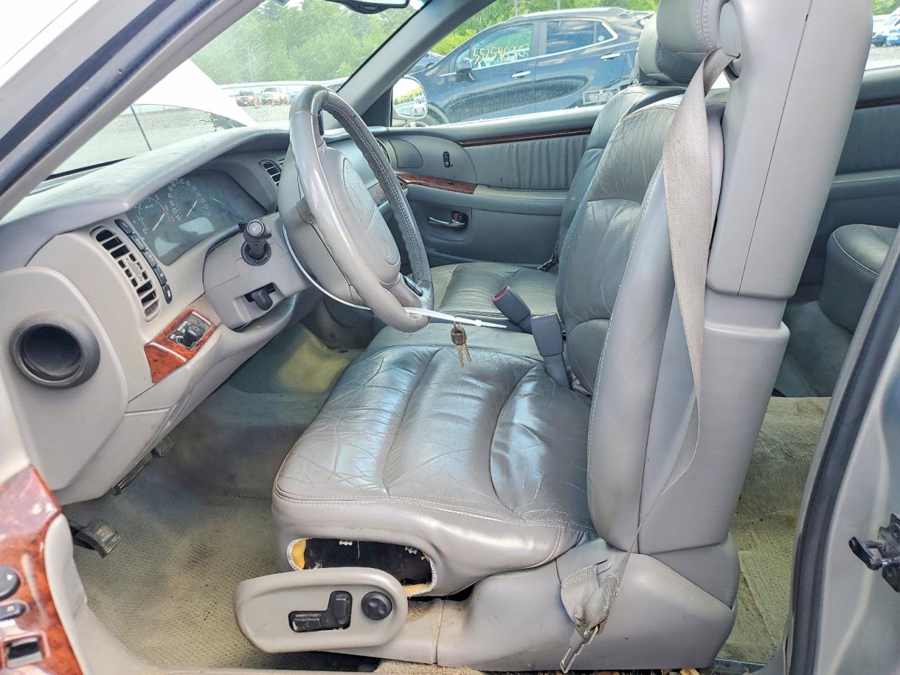 1999 Buick Park Avenue Ultra Silver vin: 1G4CU5211X4657523