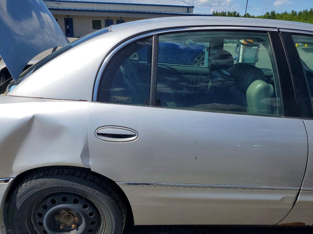 1999 Buick Park Avenue Ultra Silver vin: 1G4CU5211X4657523