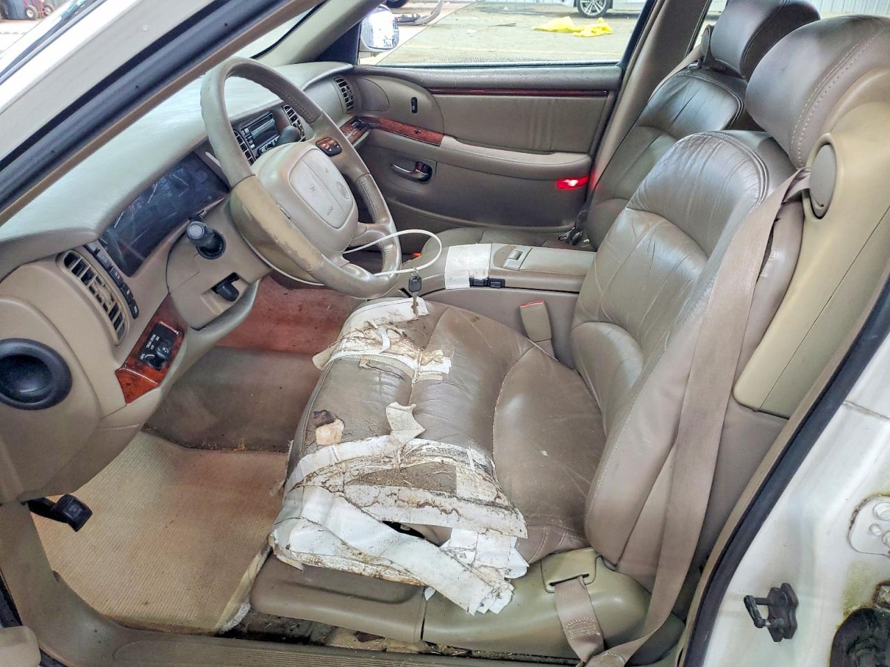 1999 Buick Park Avenue Ultra White vin: 1G4CU5212X4641105
