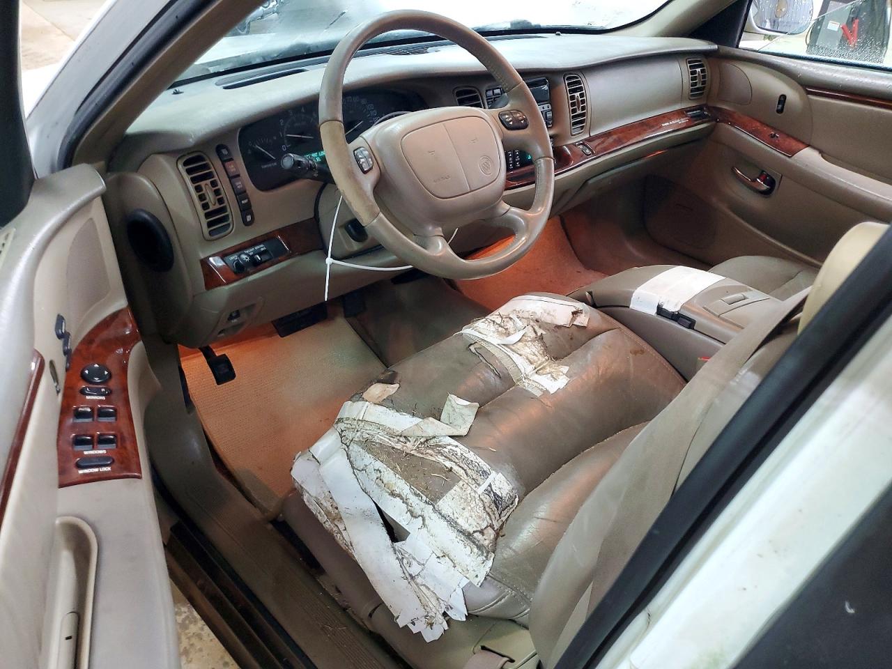 1999 Buick Park Avenue Ultra White vin: 1G4CU5212X4641105