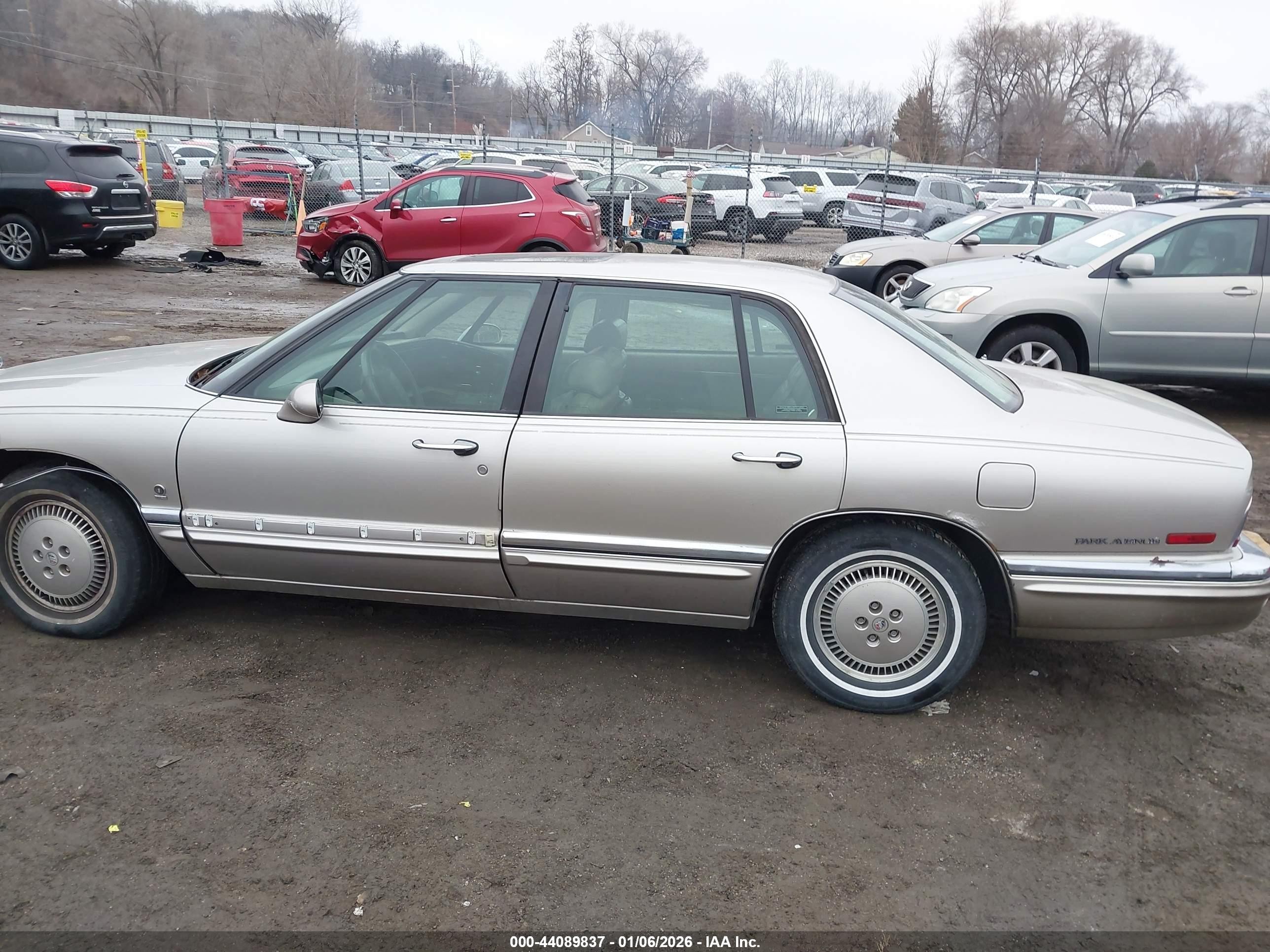 1996 Buick Park Avenue Ultra Tan vin: 1G4CU5214TH616208