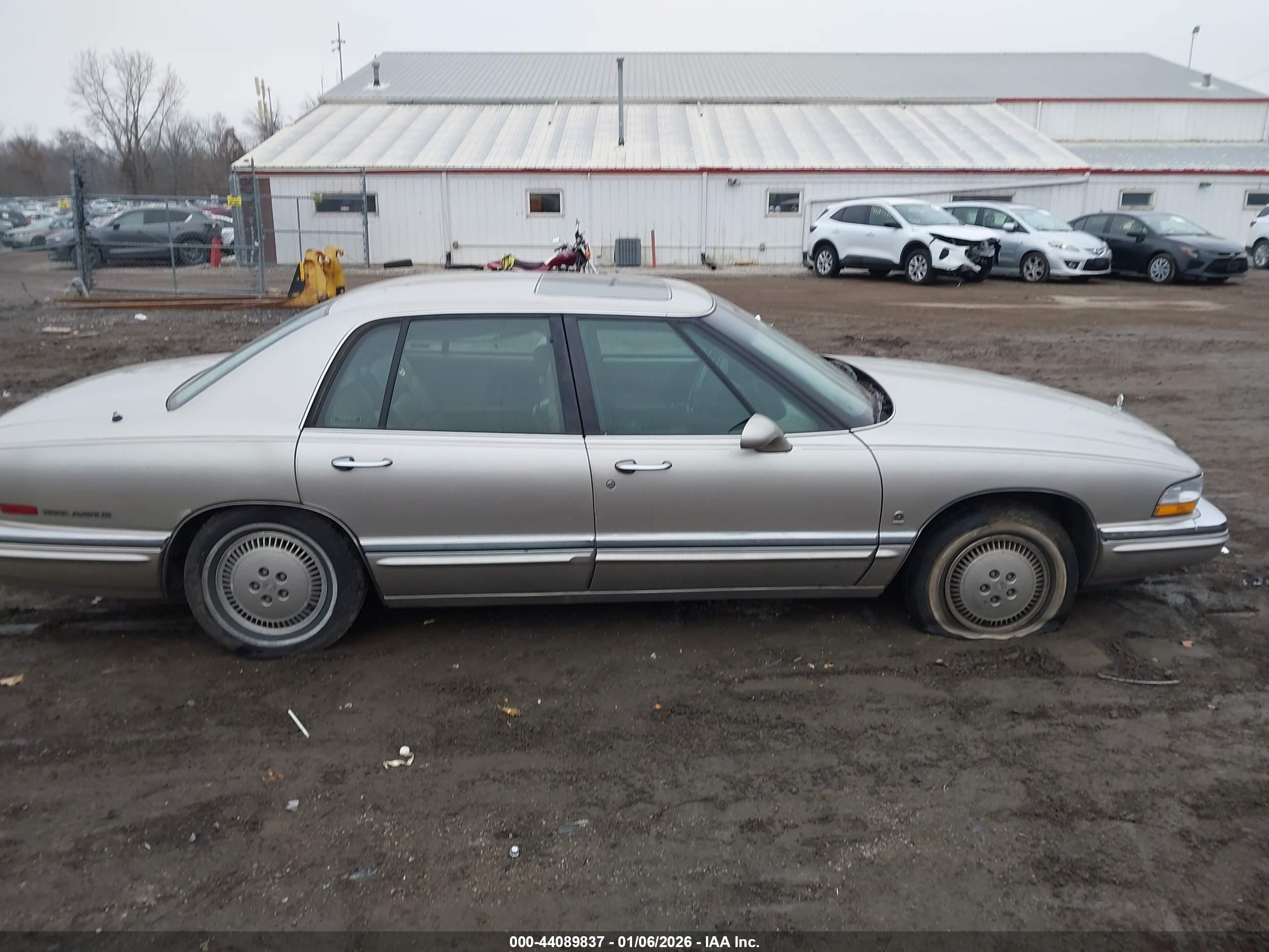1996 Buick Park Avenue Ultra Tan vin: 1G4CU5214TH616208
