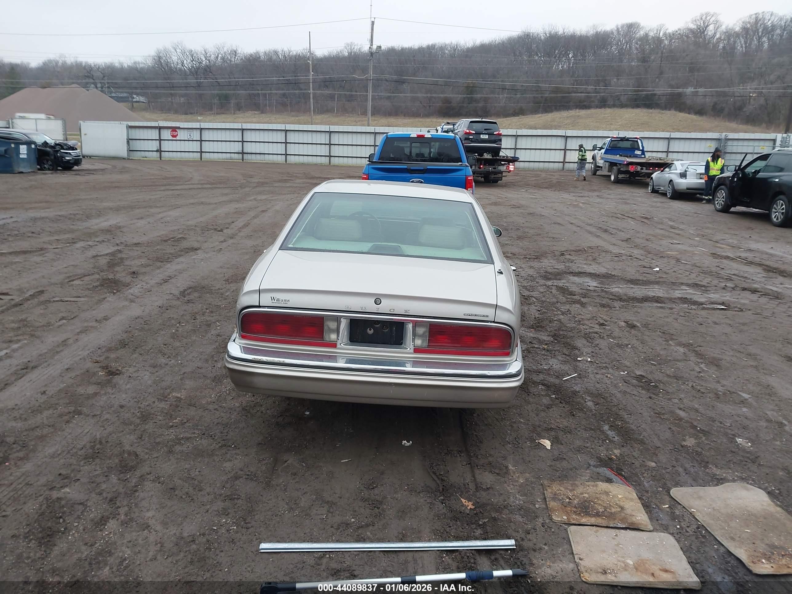 1996 Buick Park Avenue Ultra Tan vin: 1G4CU5214TH616208