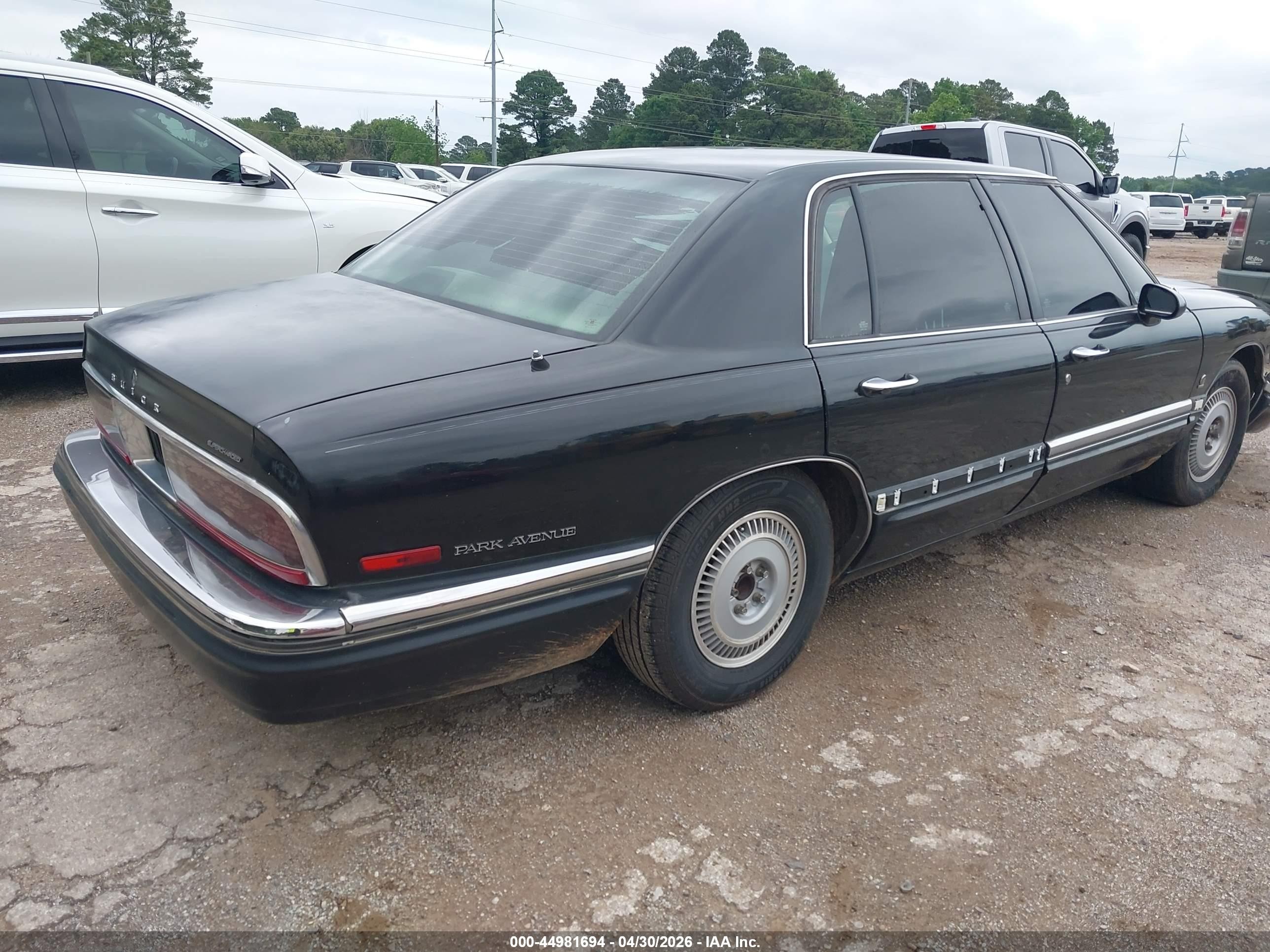 1996 Buick Park Avenue Ultra Black vin: 1G4CU521XTH600952