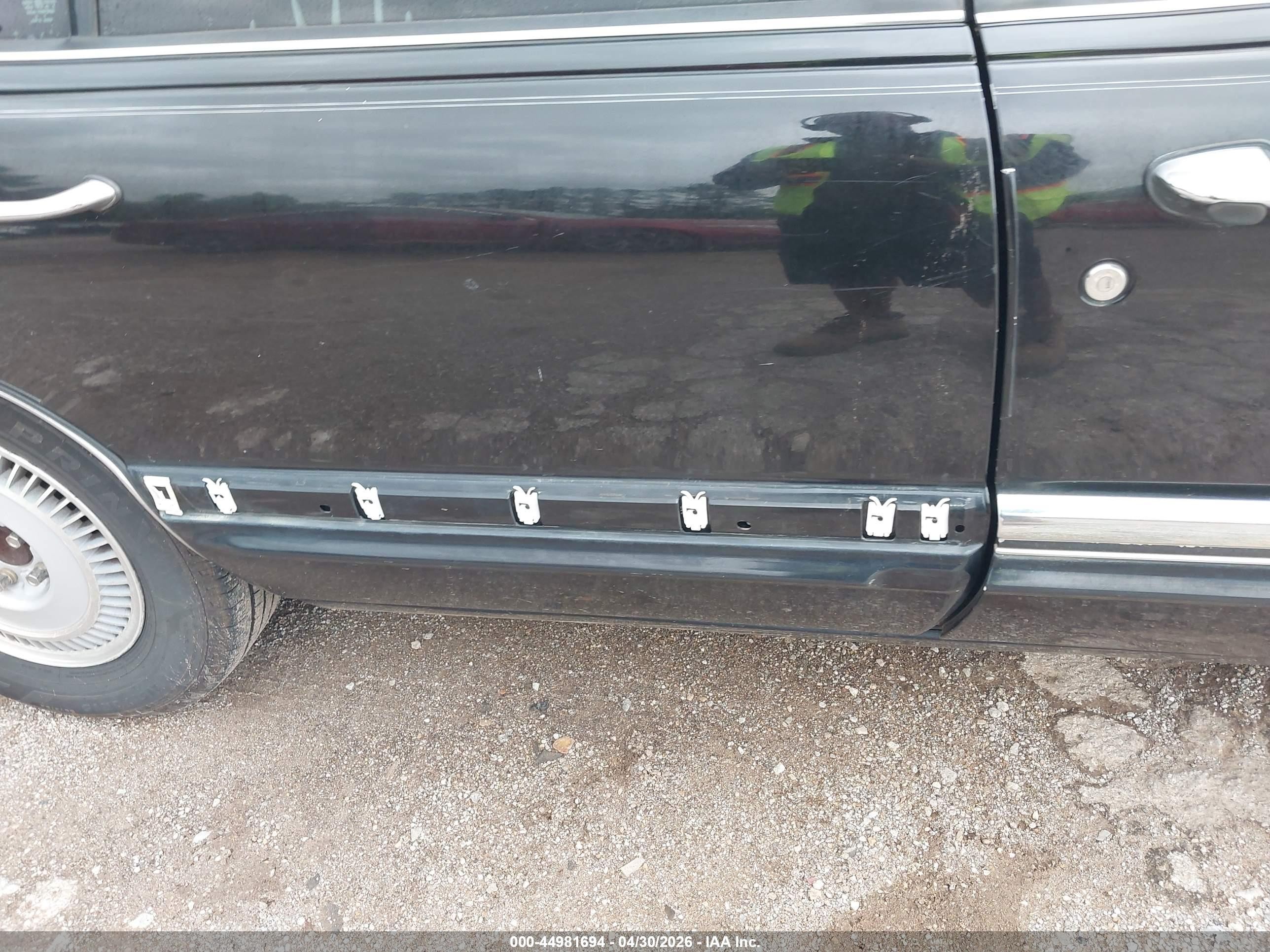 1996 Buick Park Avenue Ultra Black vin: 1G4CU521XTH600952