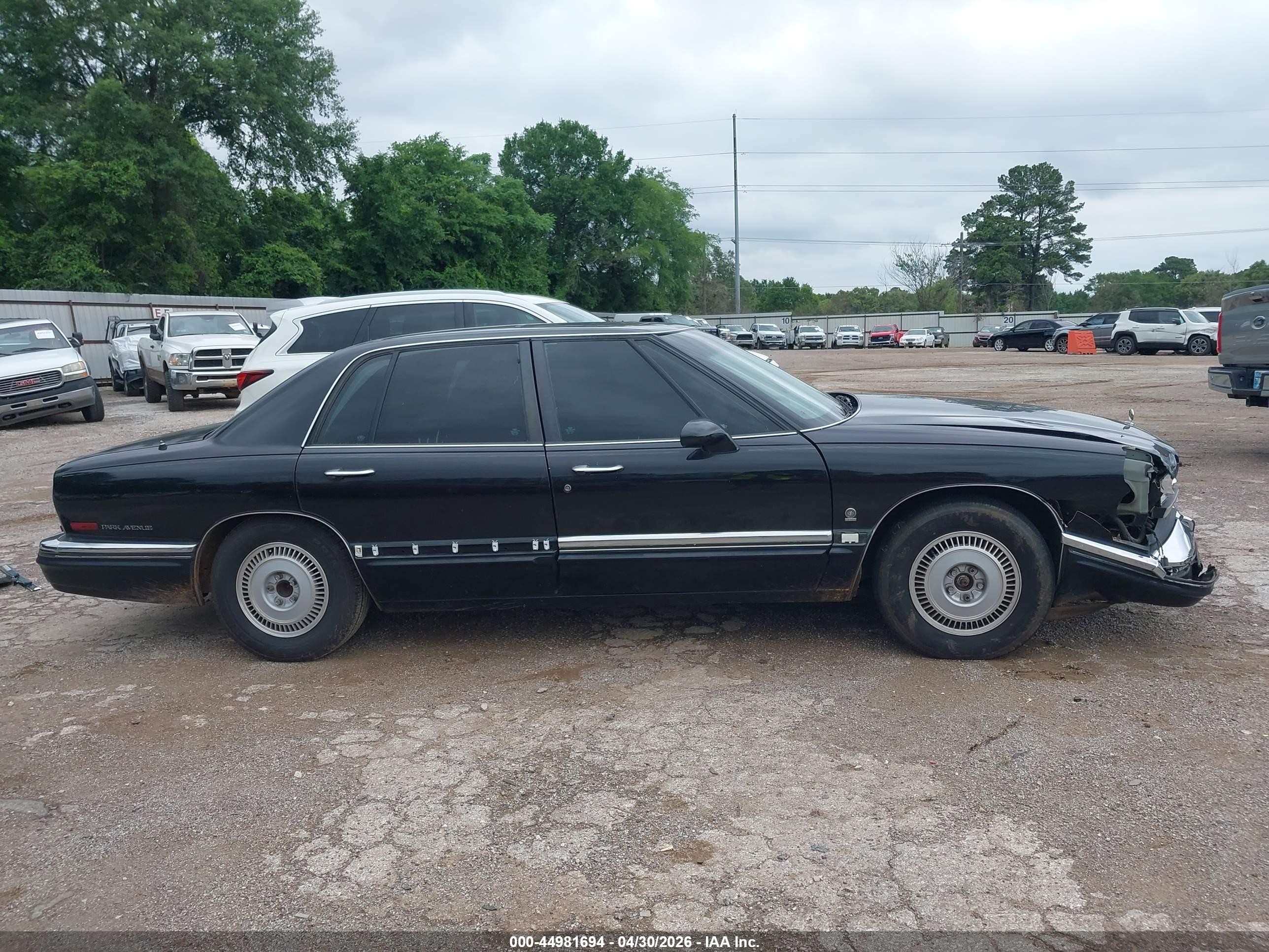 1996 Buick Park Avenue Ultra Black vin: 1G4CU521XTH600952