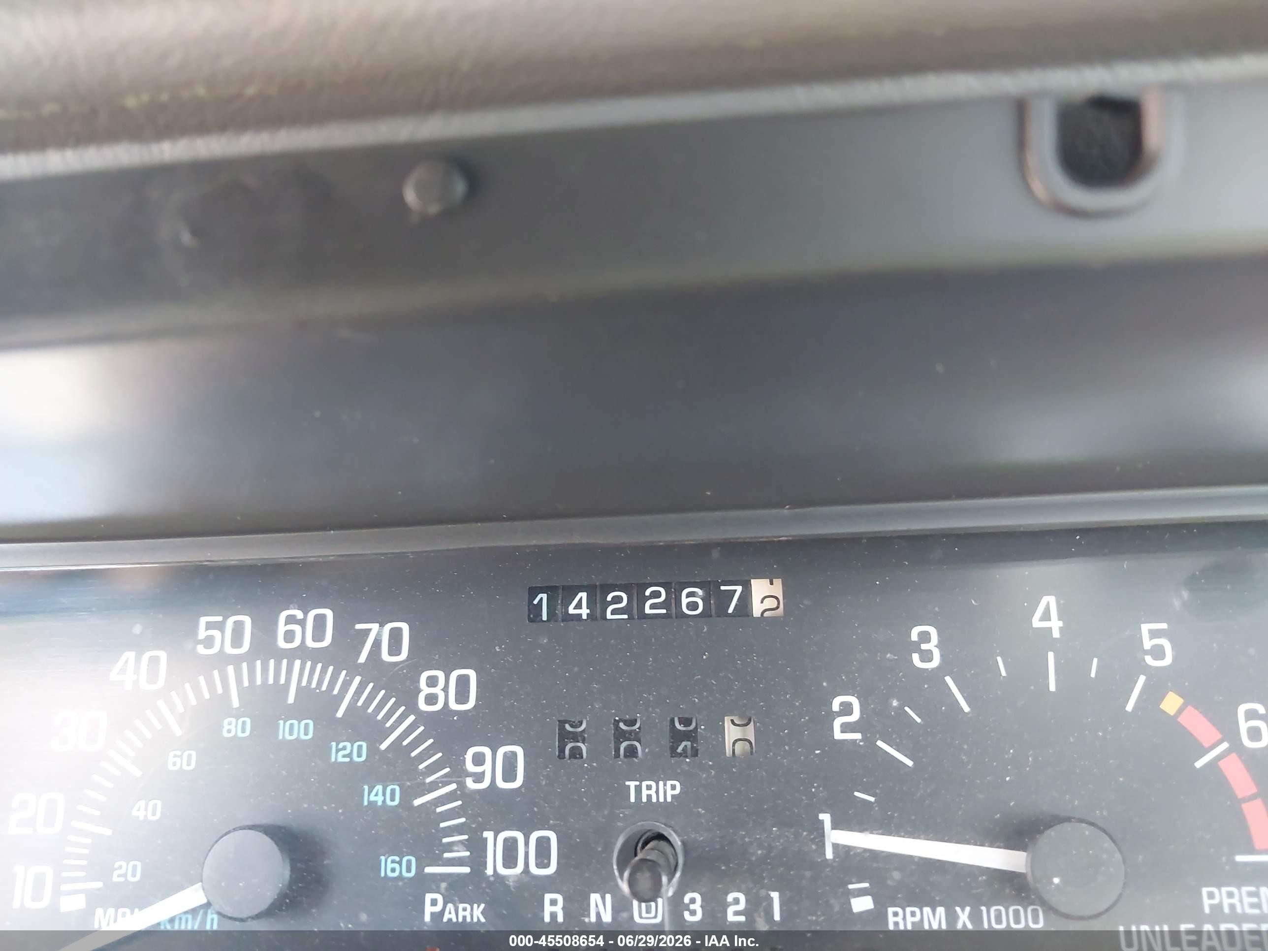 1993 Buick Park Avenue Ultra White vin: 1G4CU5315P1605540