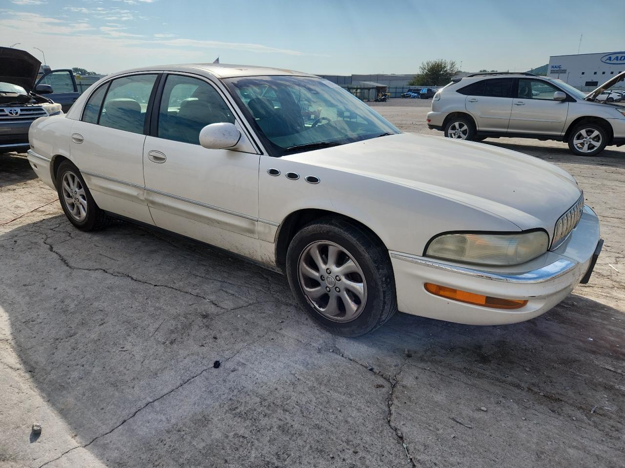 2004 Buick Park Avenue Ultra White vin: 1G4CU541044146975