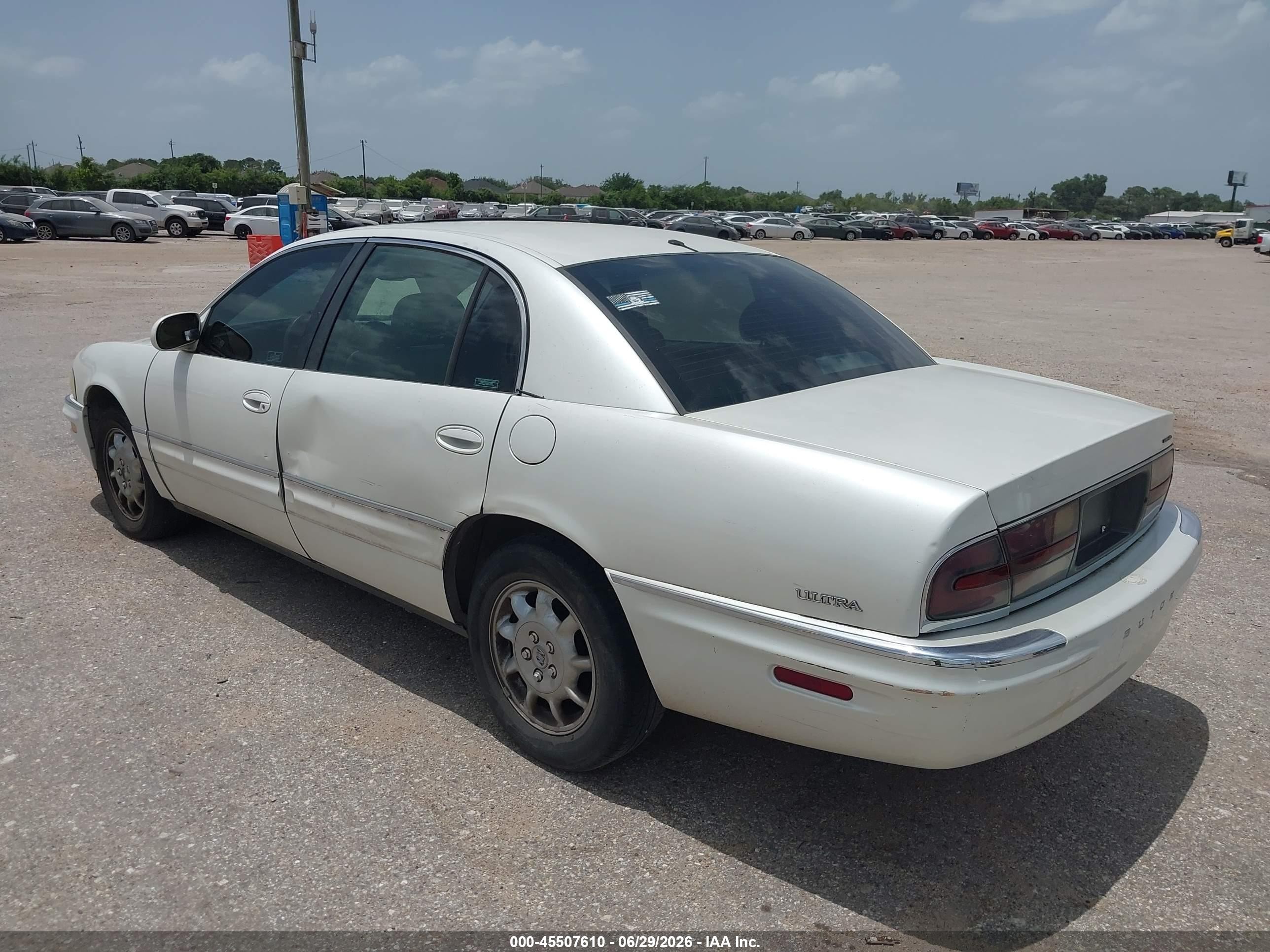 2000 Buick Park Avenue Ultra White vin: 1G4CU5411Y4256777