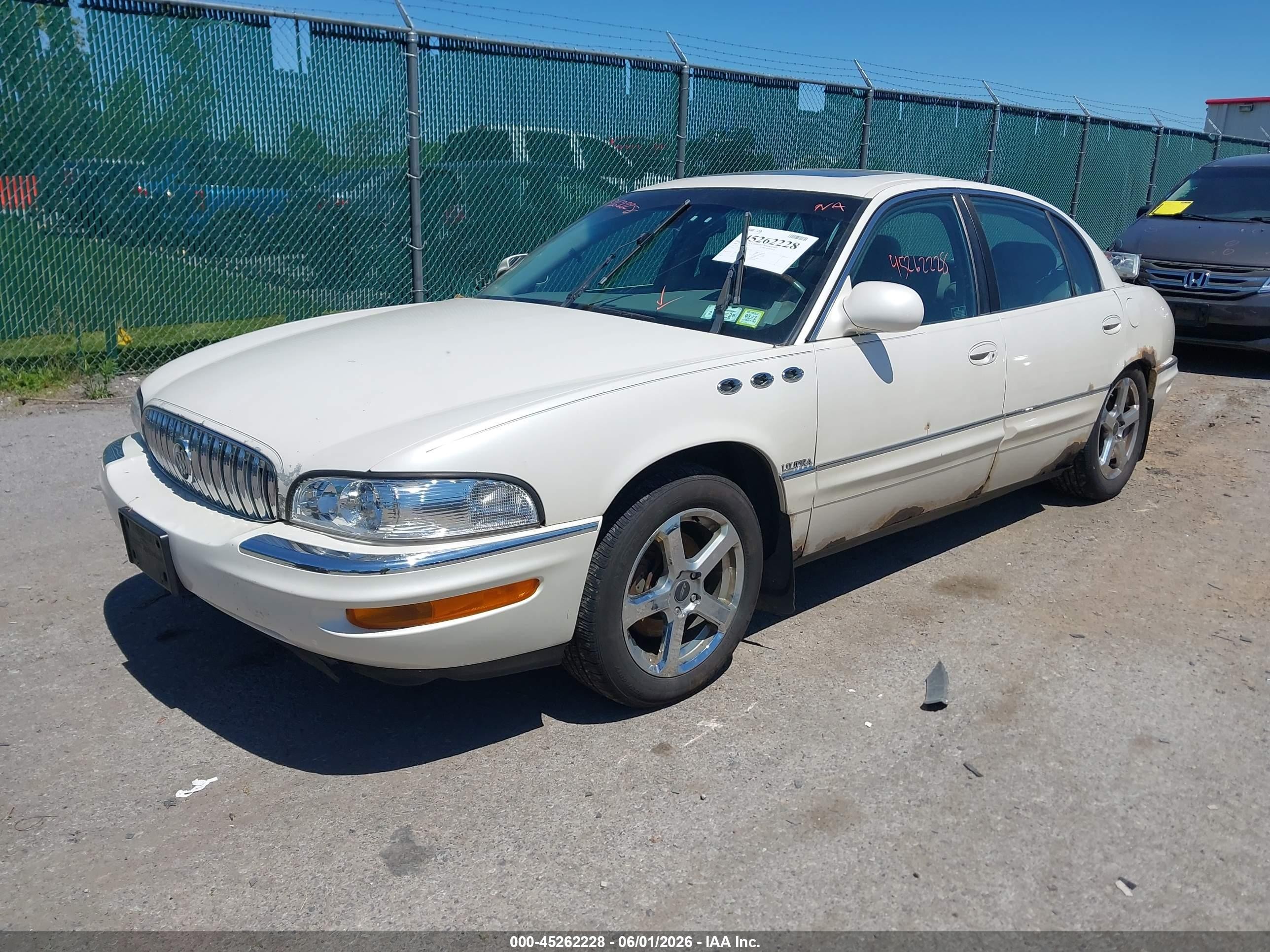 2004 Buick Park Avenue Ultra White vin: 1G4CU541244103562