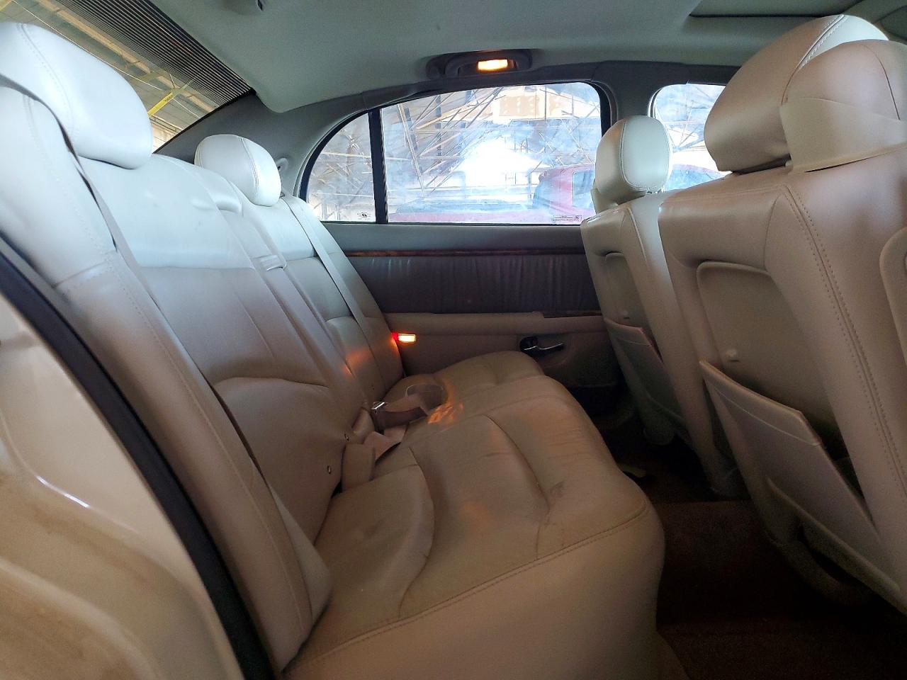 2003 Buick Park Avenue Ultra Beige vin: 1G4CU541434187589