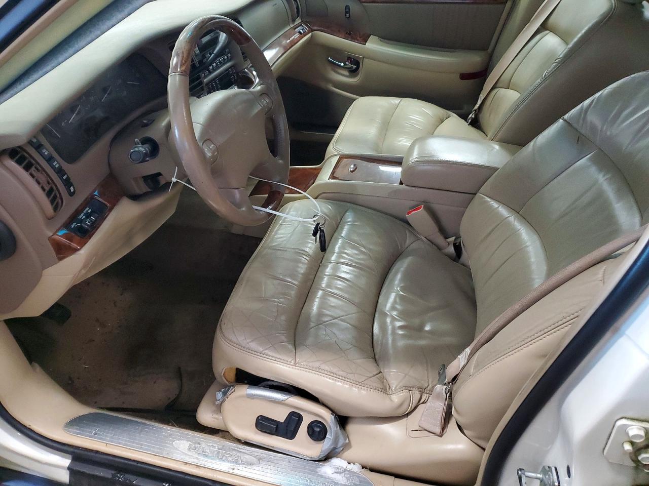 2004 Buick Park Avenue Ultra White vin: 1G4CU541544147281
