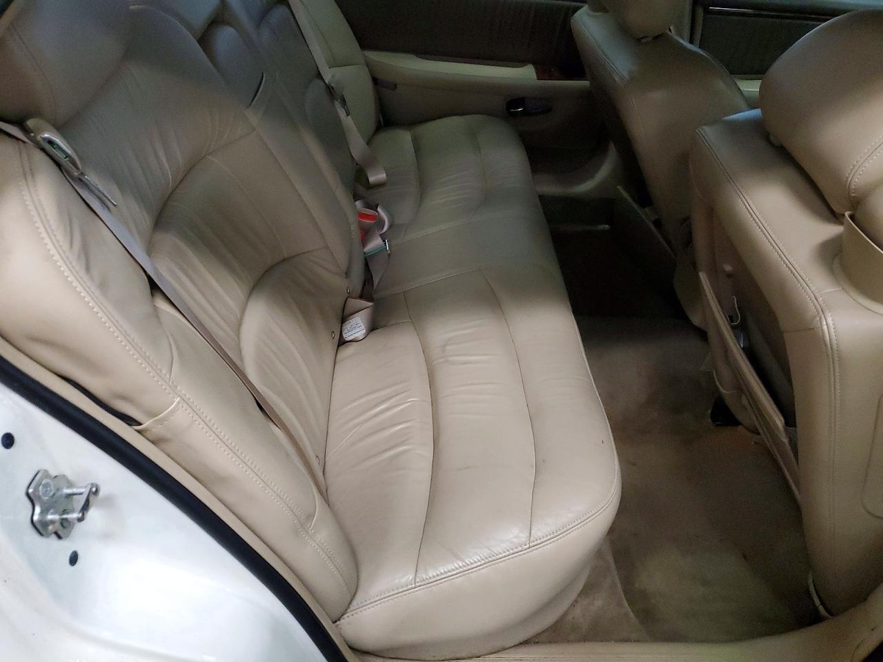 2004 Buick Park Avenue Ultra White vin: 1G4CU541544147281