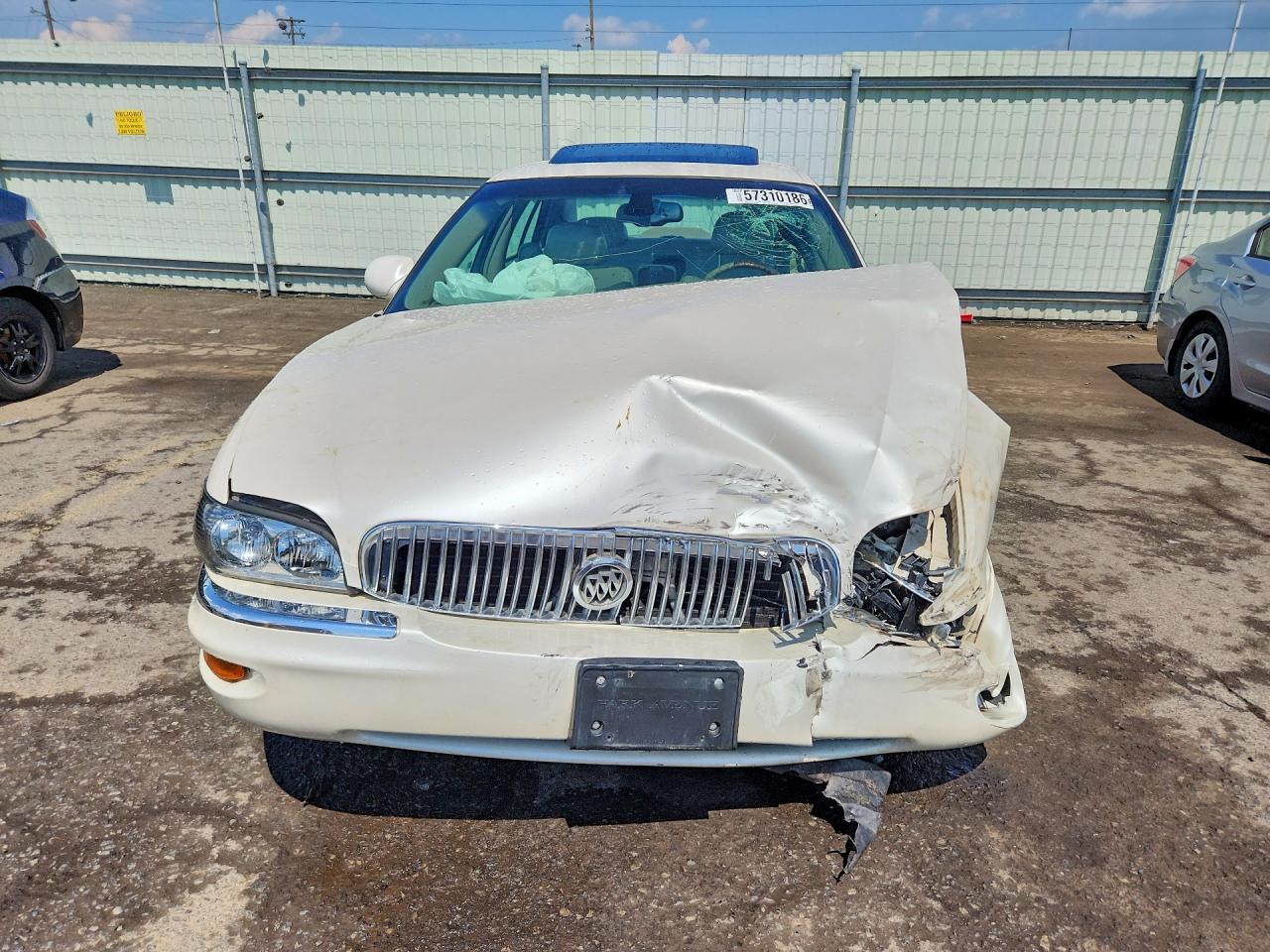 2005 Buick Park Avenue Ultra White vin: 1G4CU541554100348