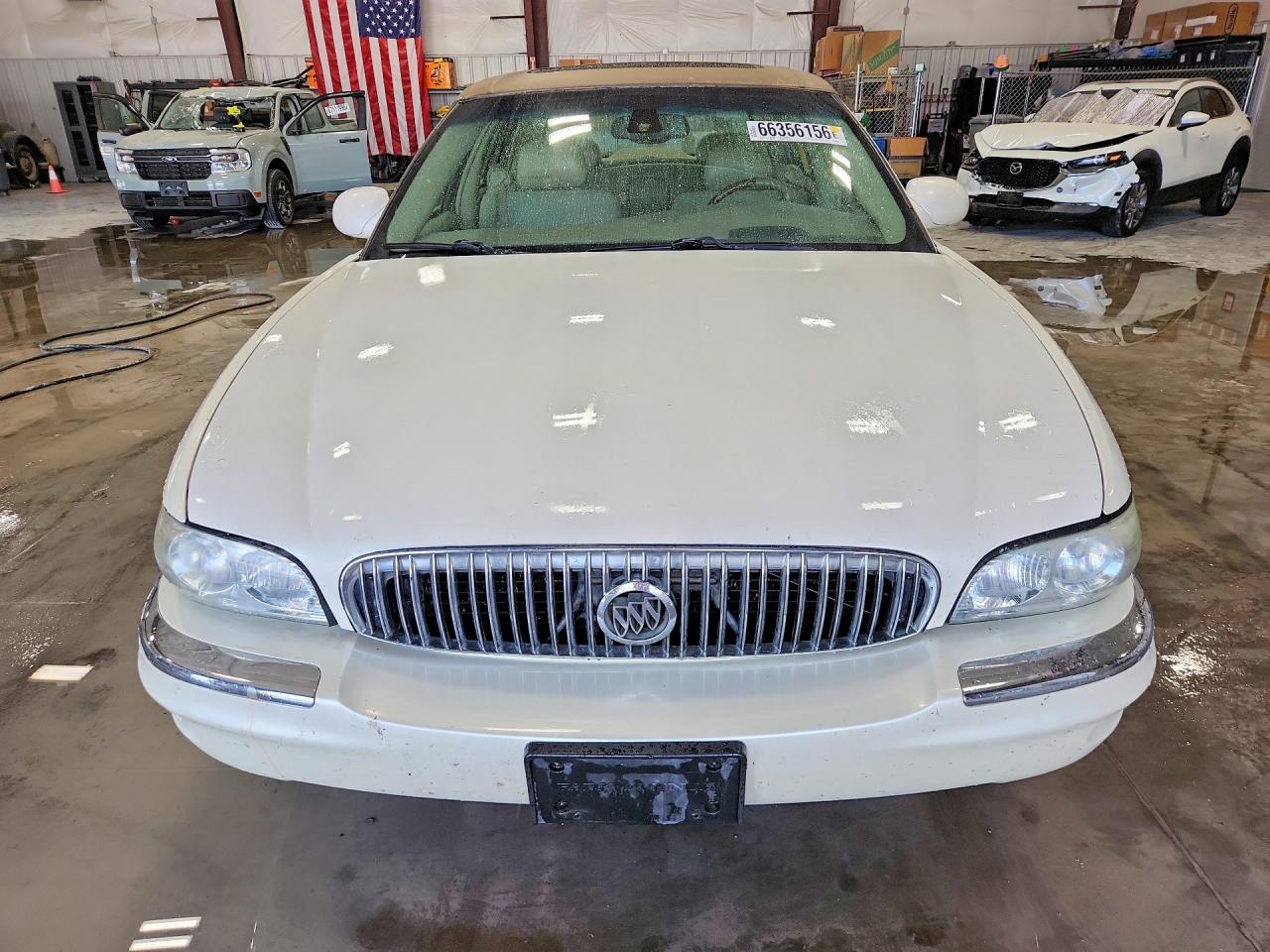2005 Buick Park Avenue Ultra White vin: 1G4CU541554106568