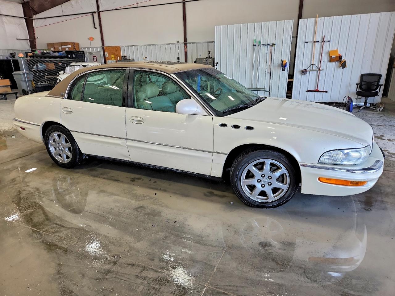 2005 Buick Park Avenue Ultra White vin: 1G4CU541554106568