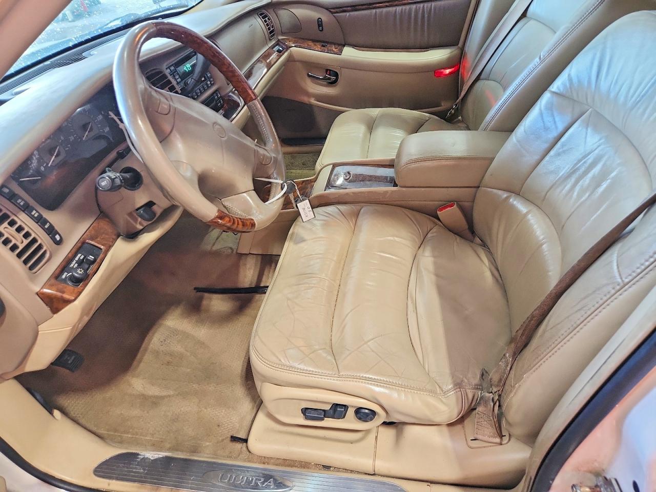 2005 Buick Park Avenue Ultra White vin: 1G4CU541554106568