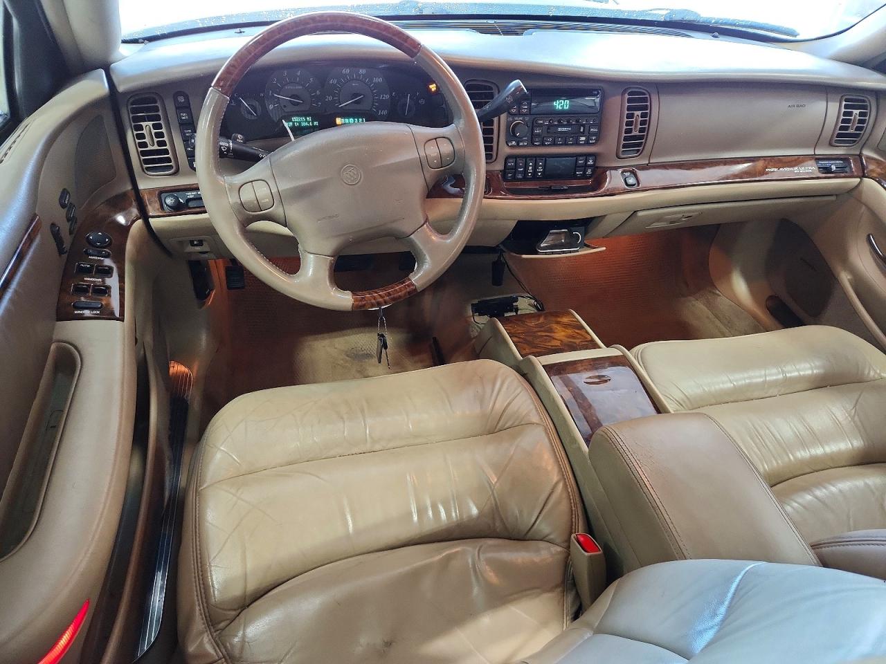 2005 Buick Park Avenue Ultra White vin: 1G4CU541554106568