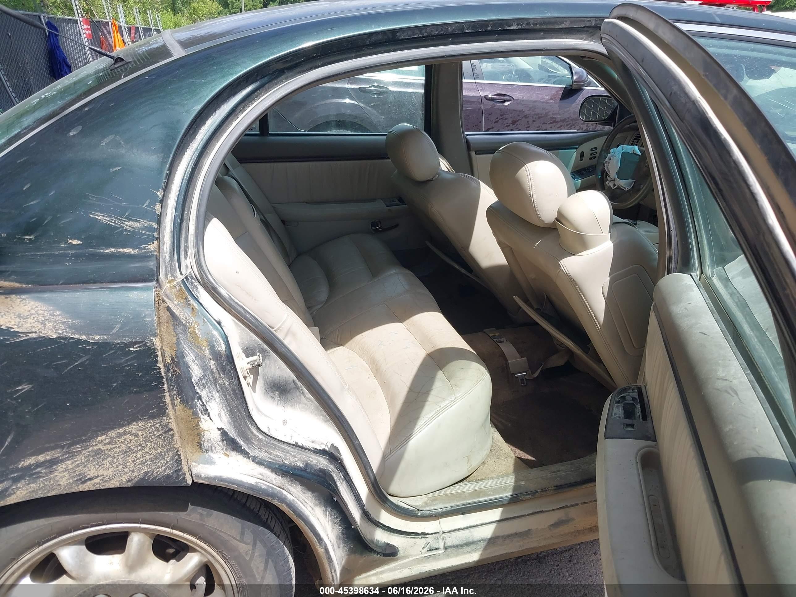 2001 Buick Park Avenue Ultra Зеленый vin: 1G4CU541614256120