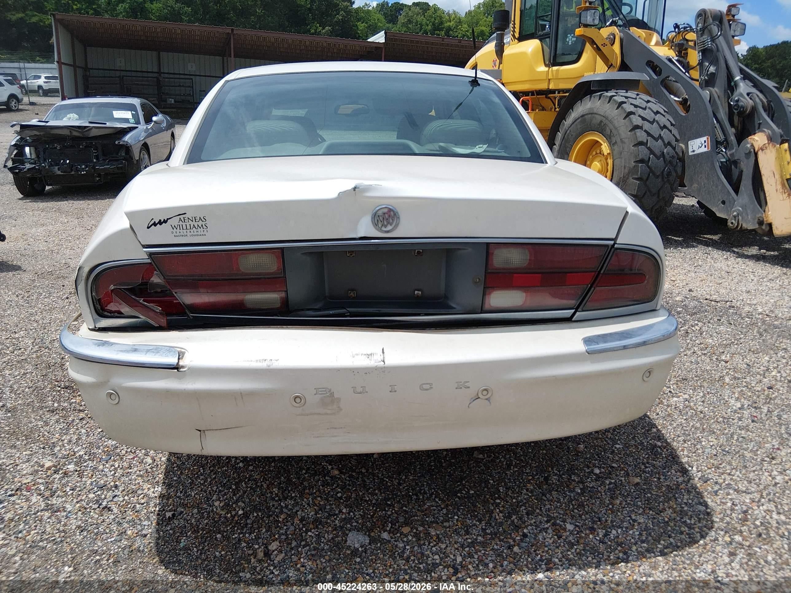 2003 Buick Park Avenue Ultra White vin: 1G4CU541634138832
