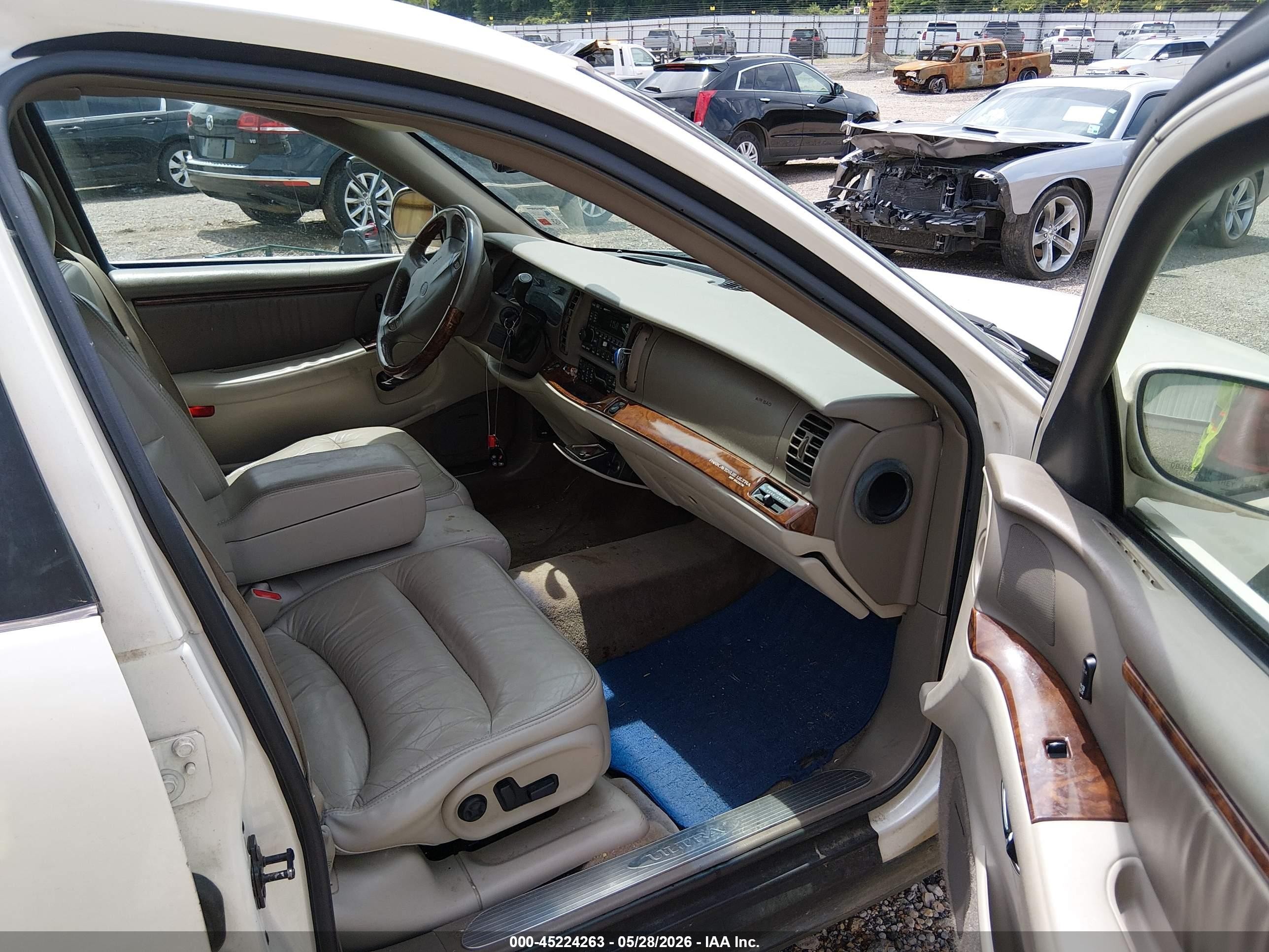 2003 Buick Park Avenue Ultra White vin: 1G4CU541634138832