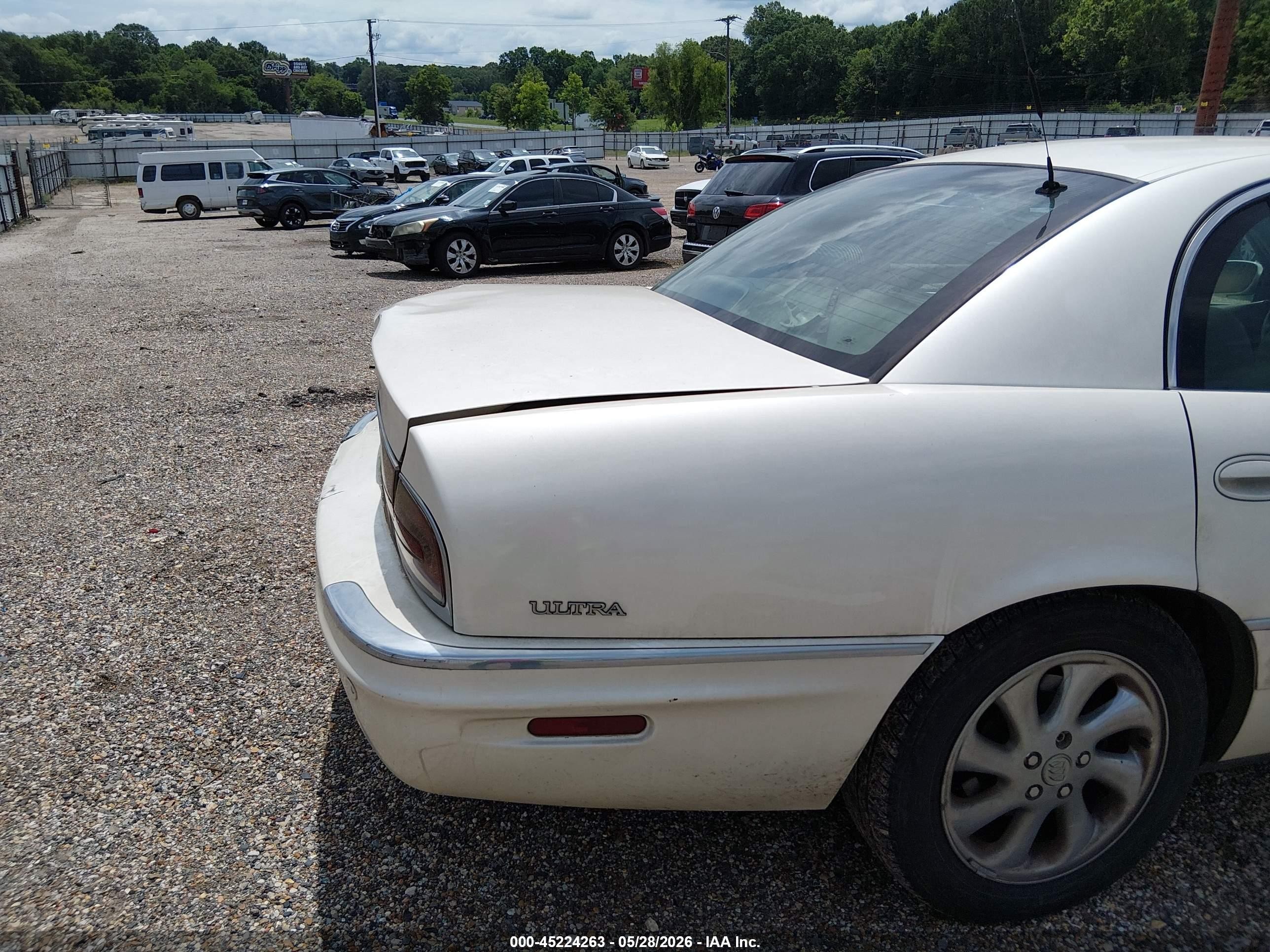 2003 Buick Park Avenue Ultra White vin: 1G4CU541634138832