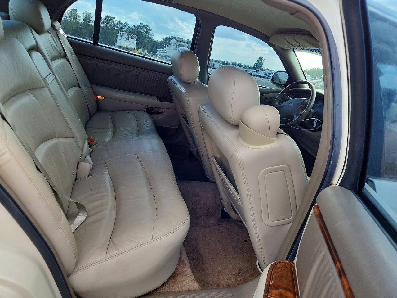 2003 Buick Park Avenue Ultra Cream vin: 1G4CU541634169997