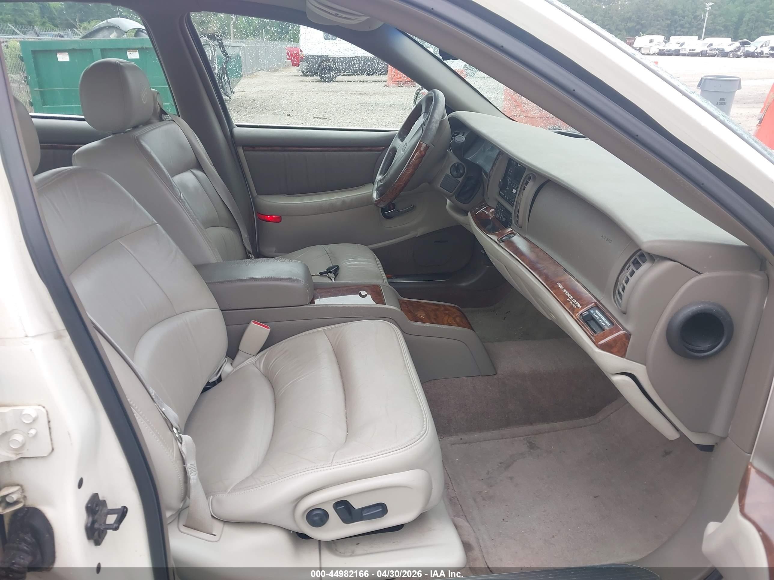 2003 Buick Park Avenue Ultra White vin: 1G4CU541734150911