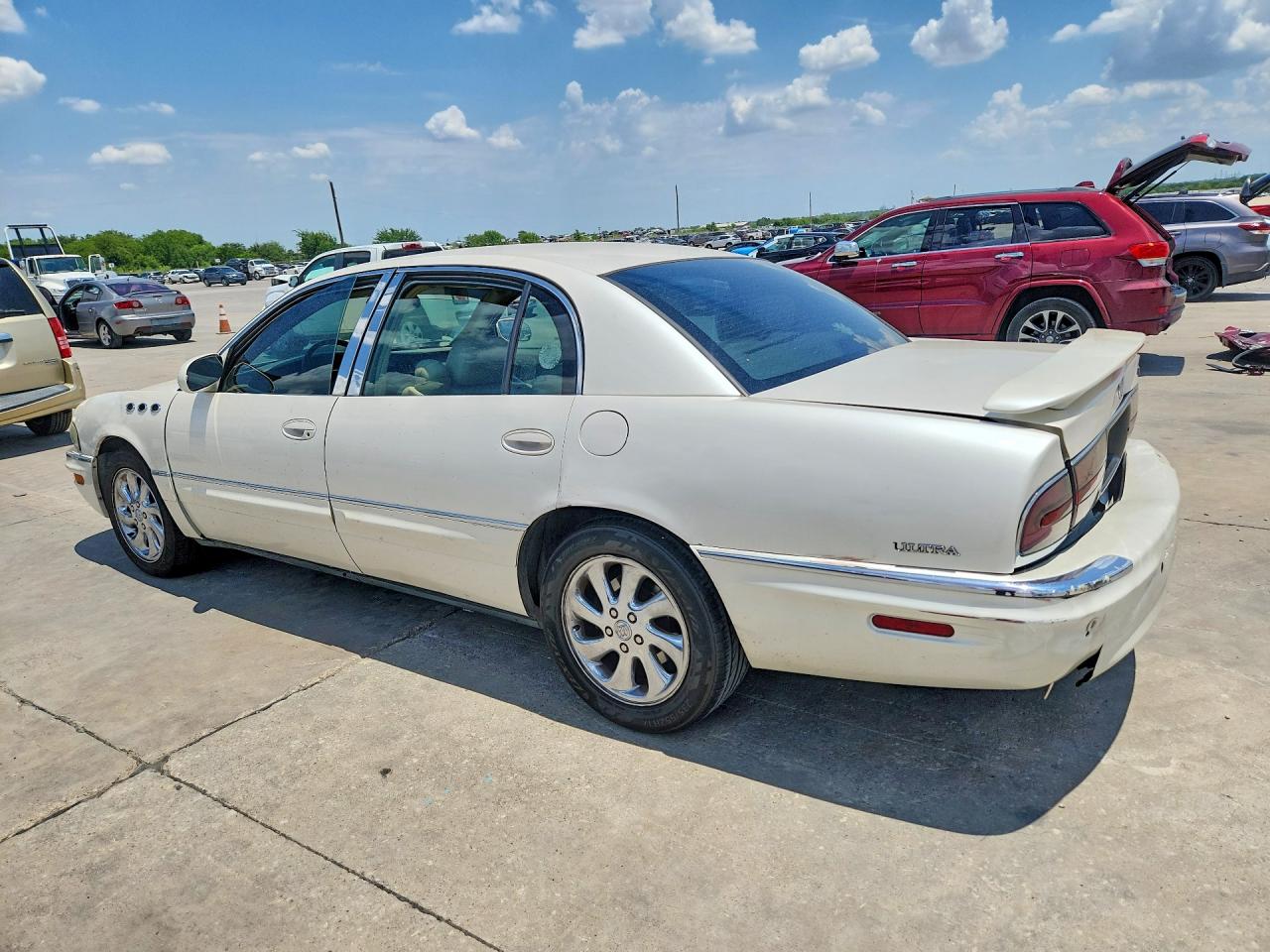 2004 Buick Park Avenue Ultra White vin: 1G4CU541744142499