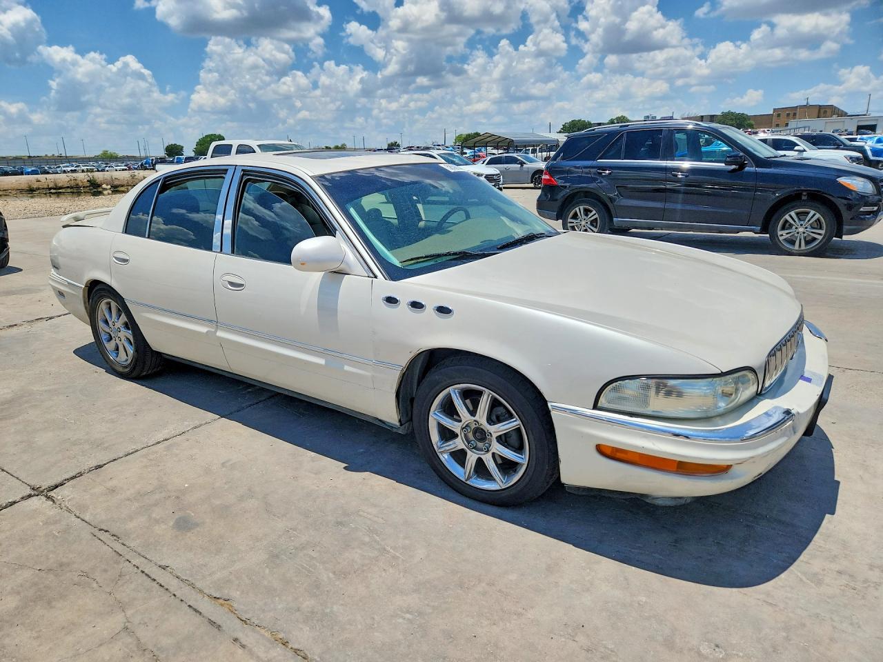 2004 Buick Park Avenue Ultra White vin: 1G4CU541744142499