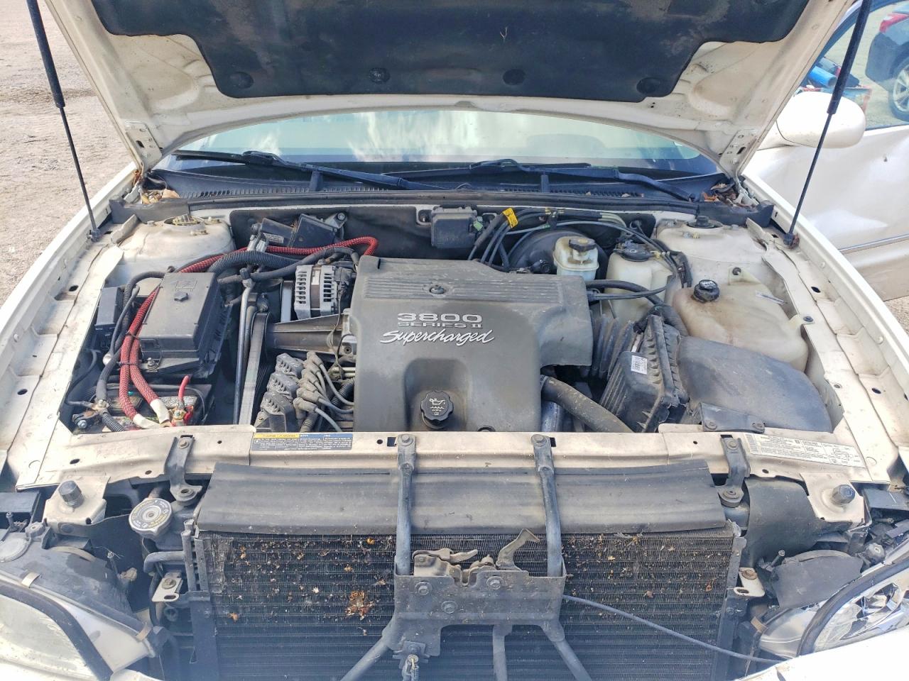 2004 Buick Park Avenue Ultra Cream vin: 1G4CU541X44136311