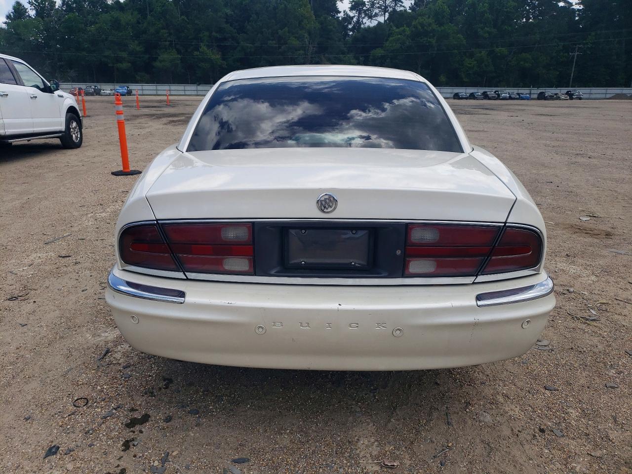 2004 Buick Park Avenue Ultra Cream vin: 1G4CU541X44136311