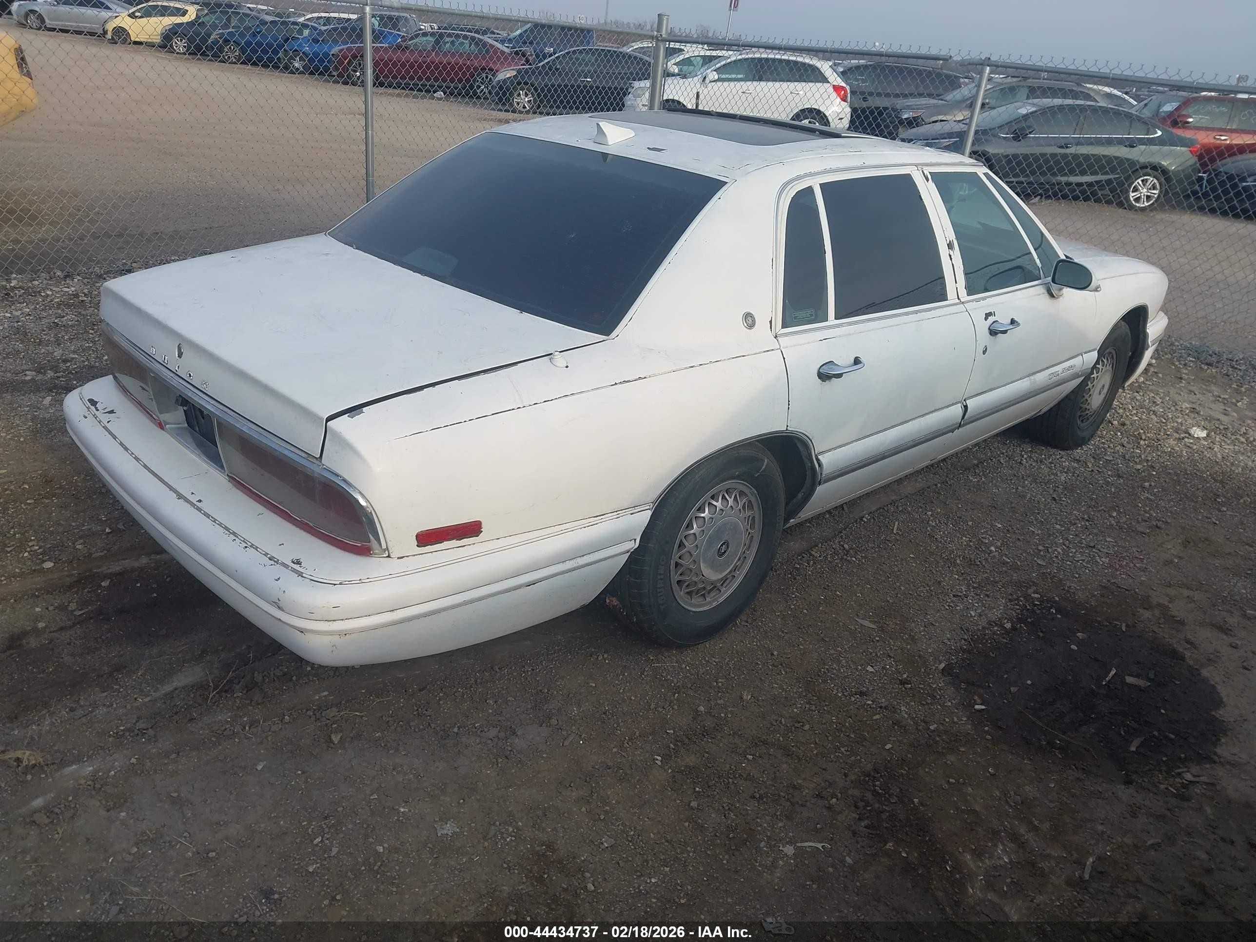 1996 Buick Park Avenue   White vin: 1G4CW52K1TH636774