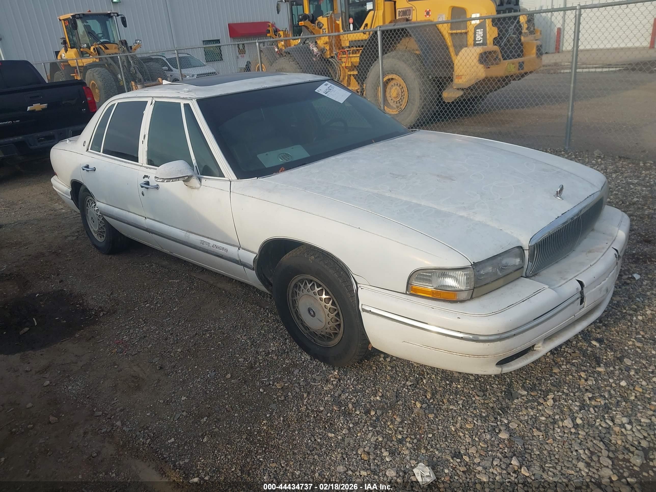 1996 Buick Park Avenue   White vin: 1G4CW52K1TH636774