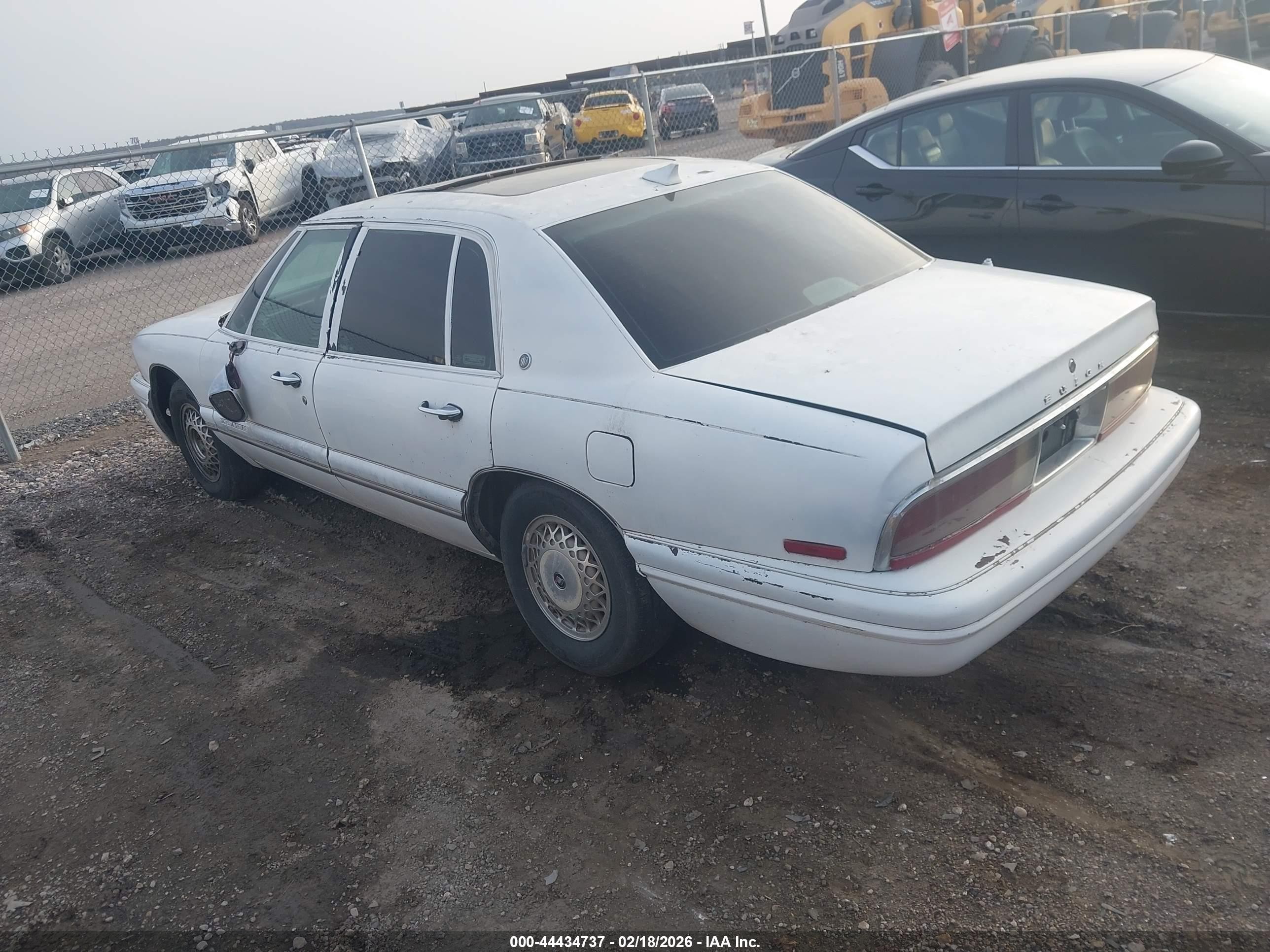 1996 Buick Park Avenue   White vin: 1G4CW52K1TH636774