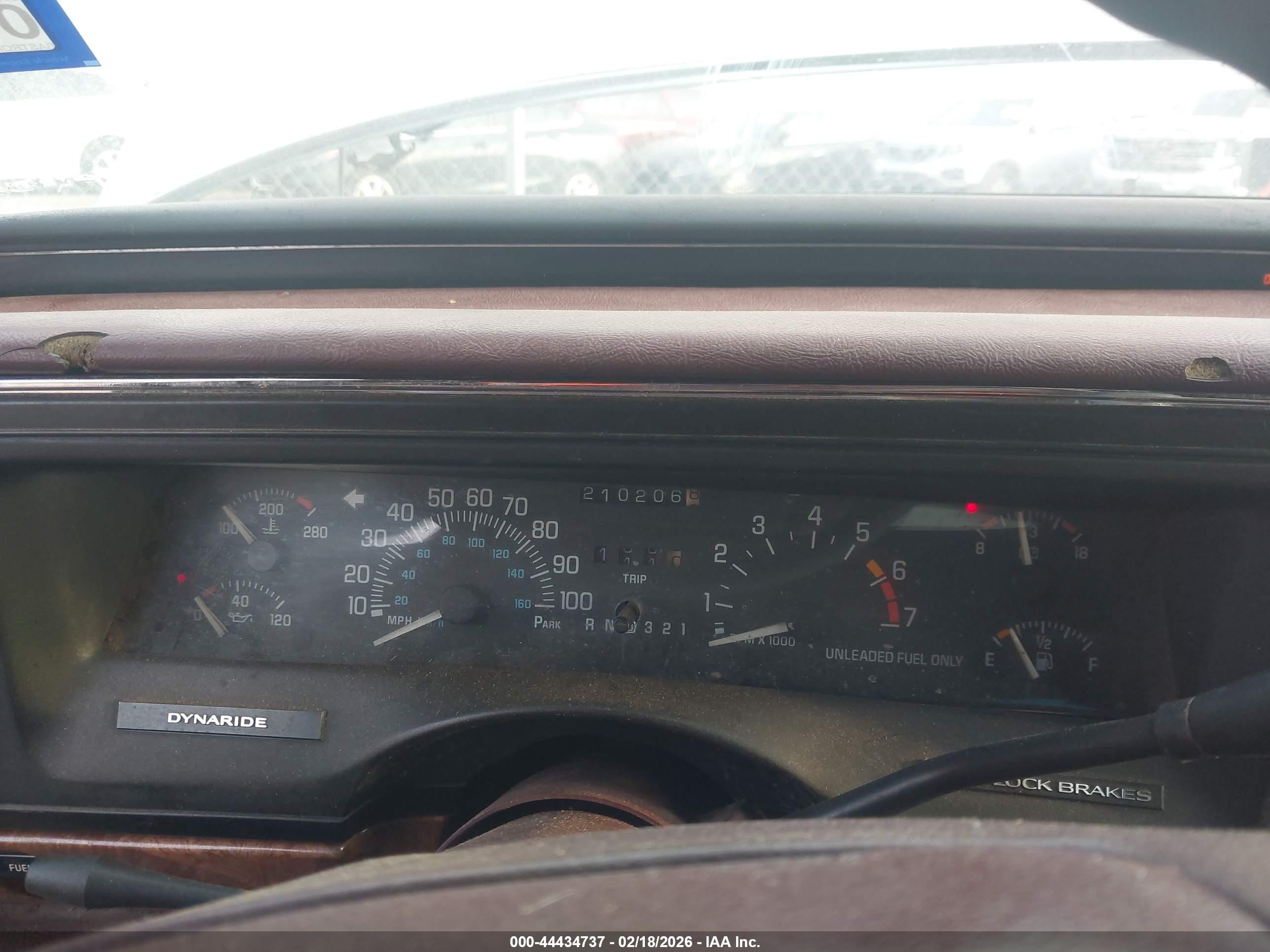 1996 Buick Park Avenue   White vin: 1G4CW52K1TH636774