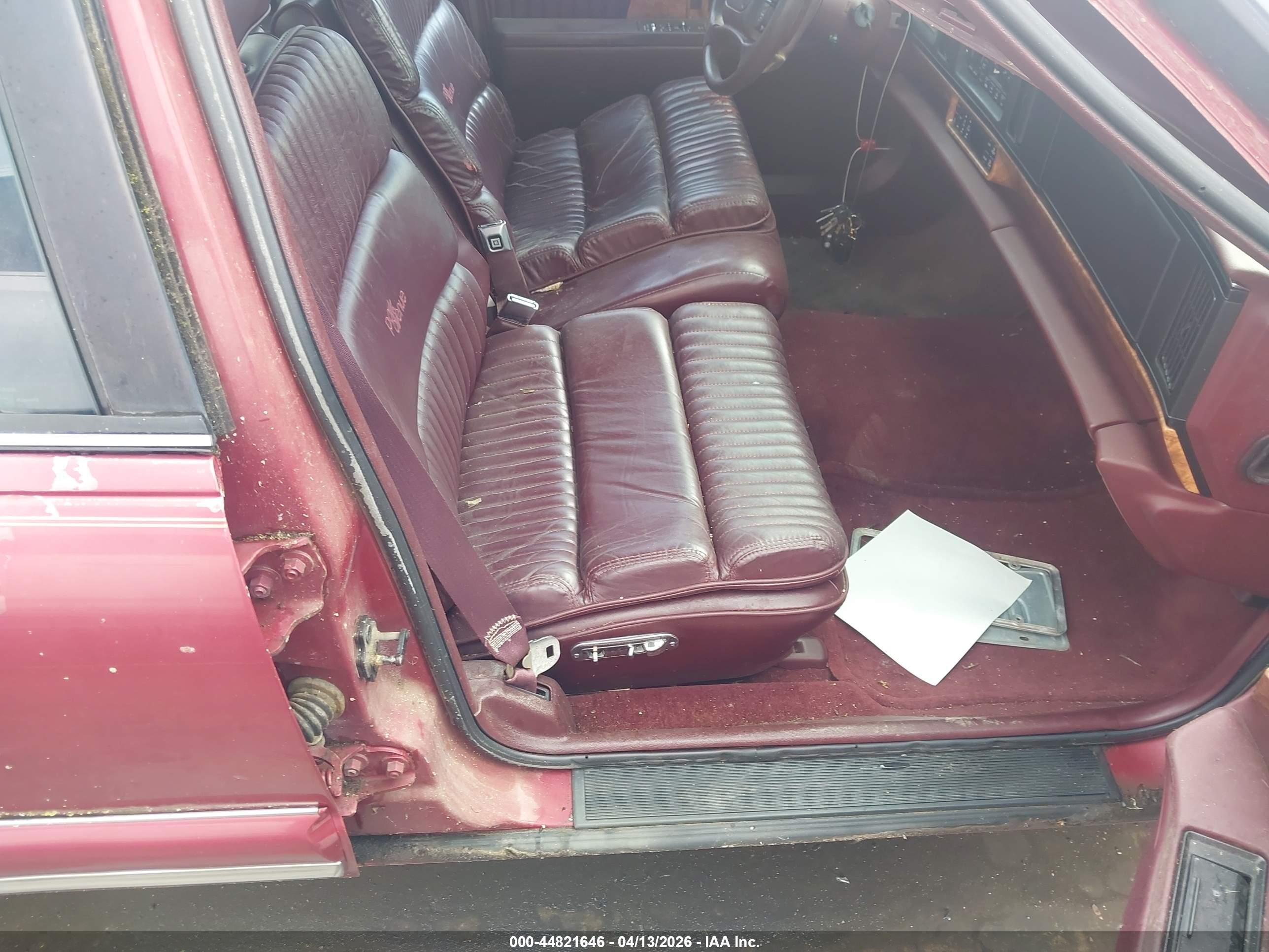 1996 Buick Park Avenue   Maroon vin: 1G4CW52K1TH642719
