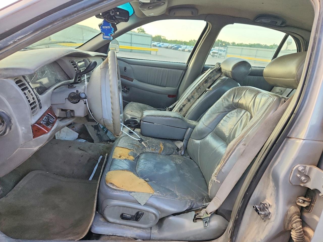 1998 Buick Park Avenue Silver vin: 1G4CW52K1W4639864