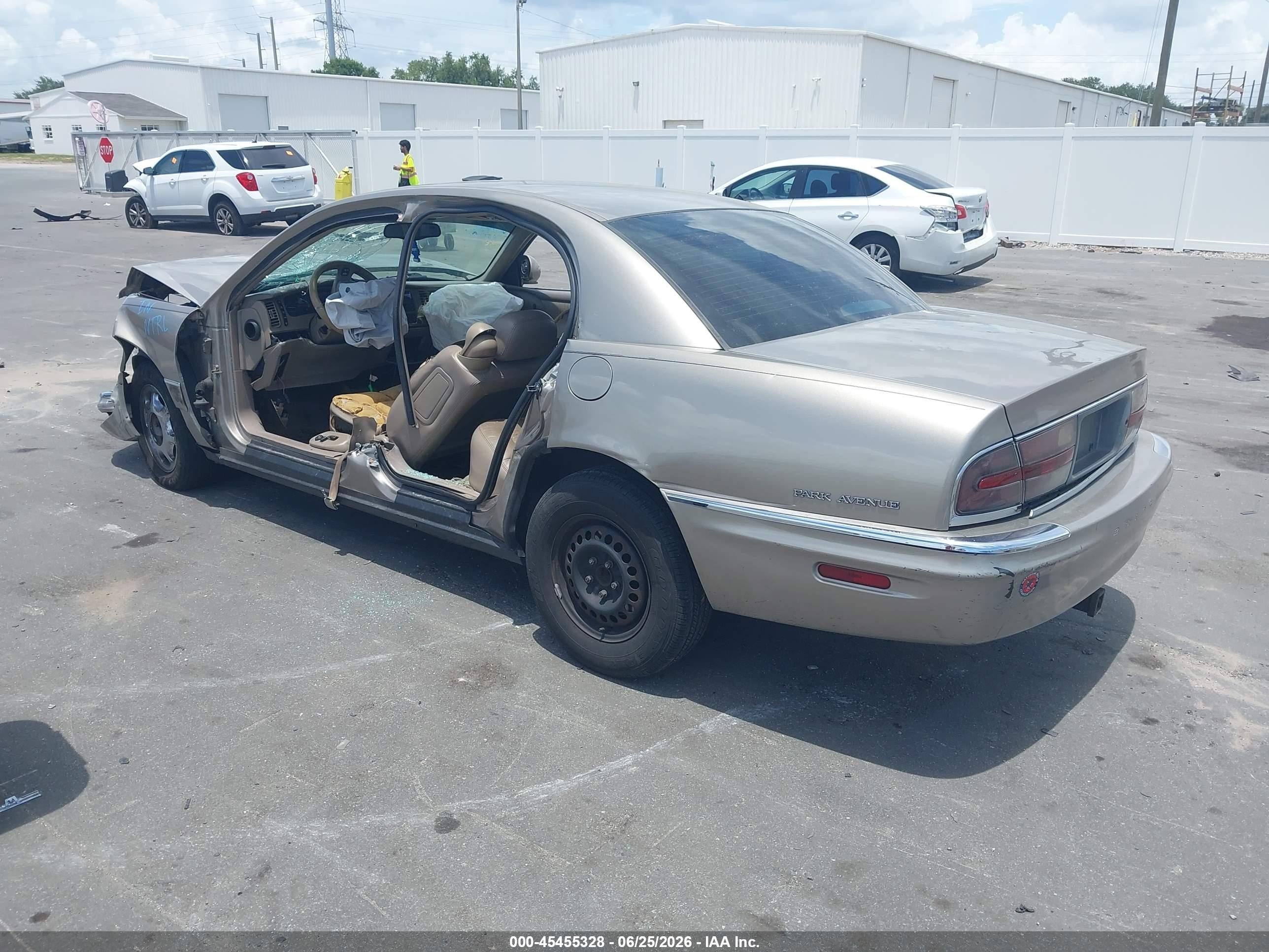 2000 Buick Park Avenue   Gold vin: 1G4CW52K1Y4145233