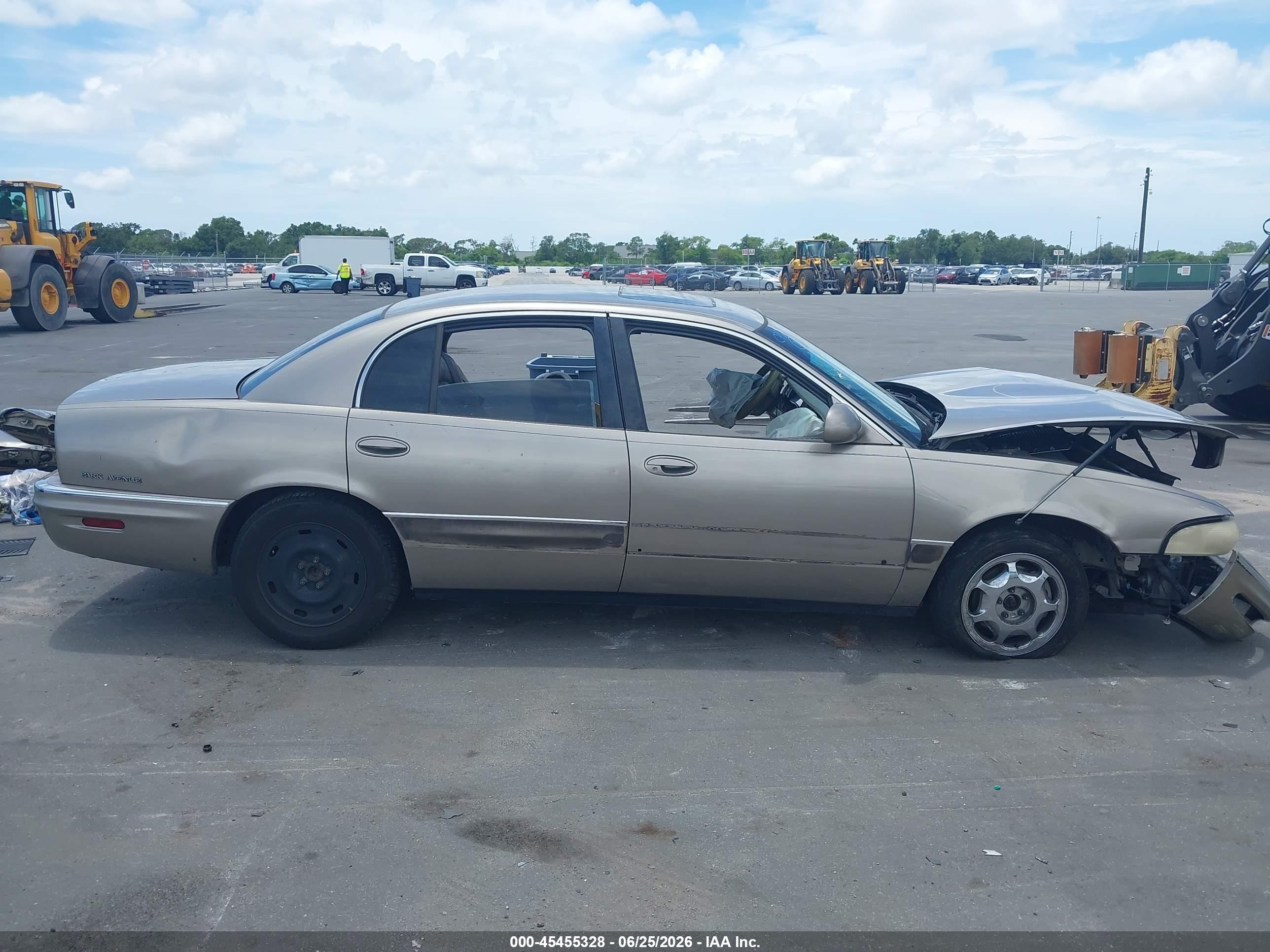 2000 Buick Park Avenue   Gold vin: 1G4CW52K1Y4145233