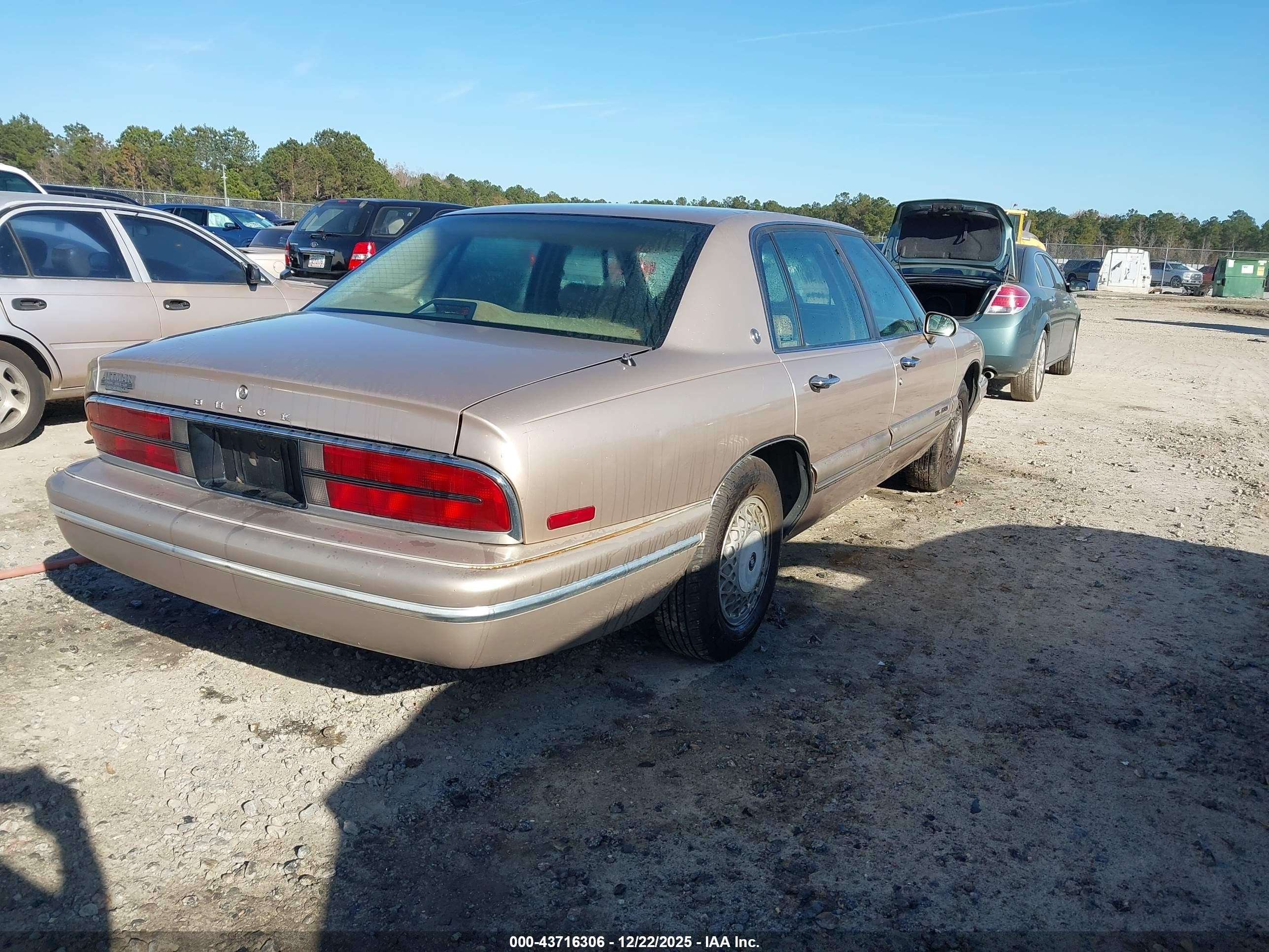 1995 Buick Park Avenue   Коричневый vin: 1G4CW52K2SH660922