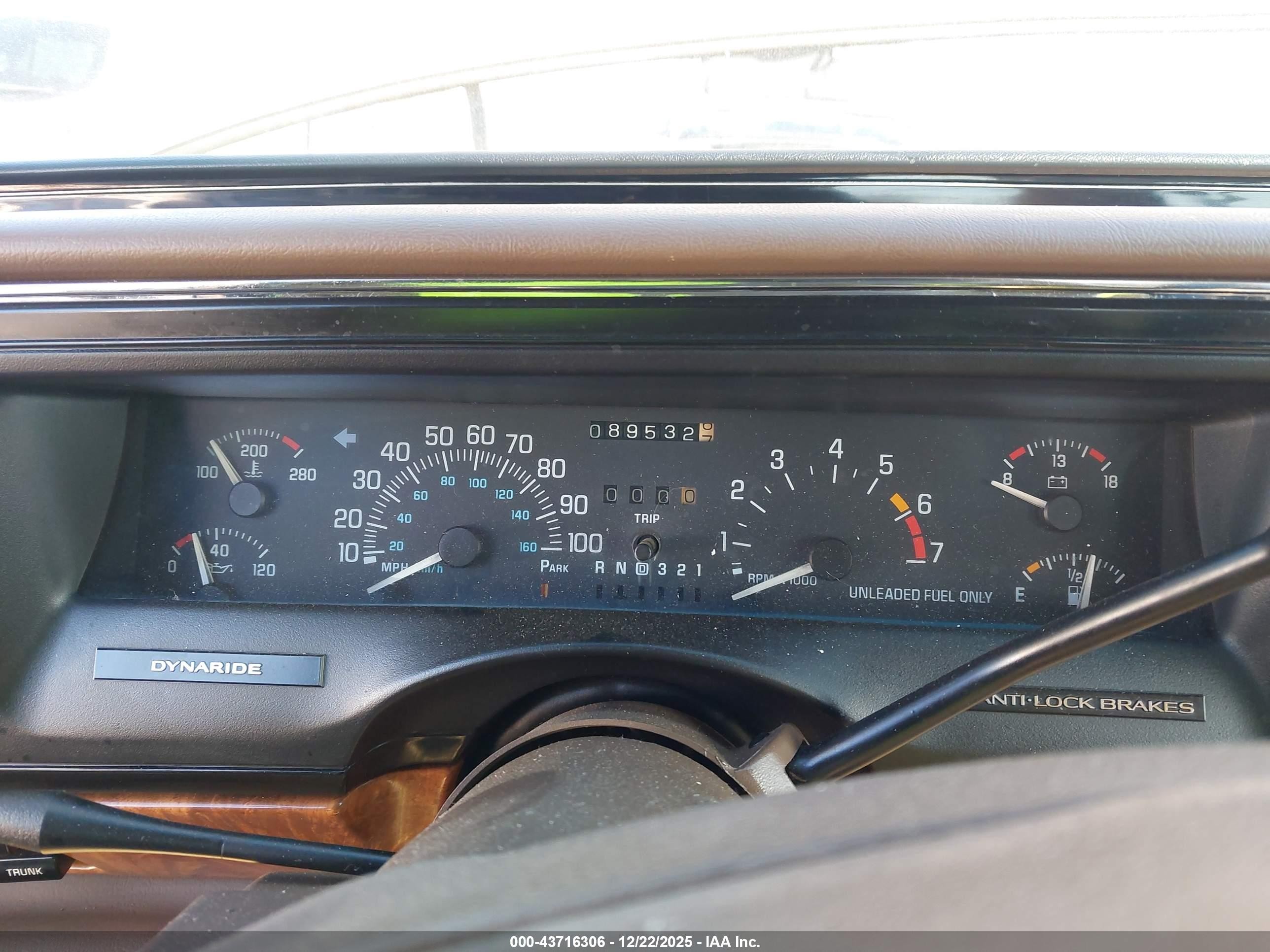 1995 Buick Park Avenue   Коричневый vin: 1G4CW52K2SH660922