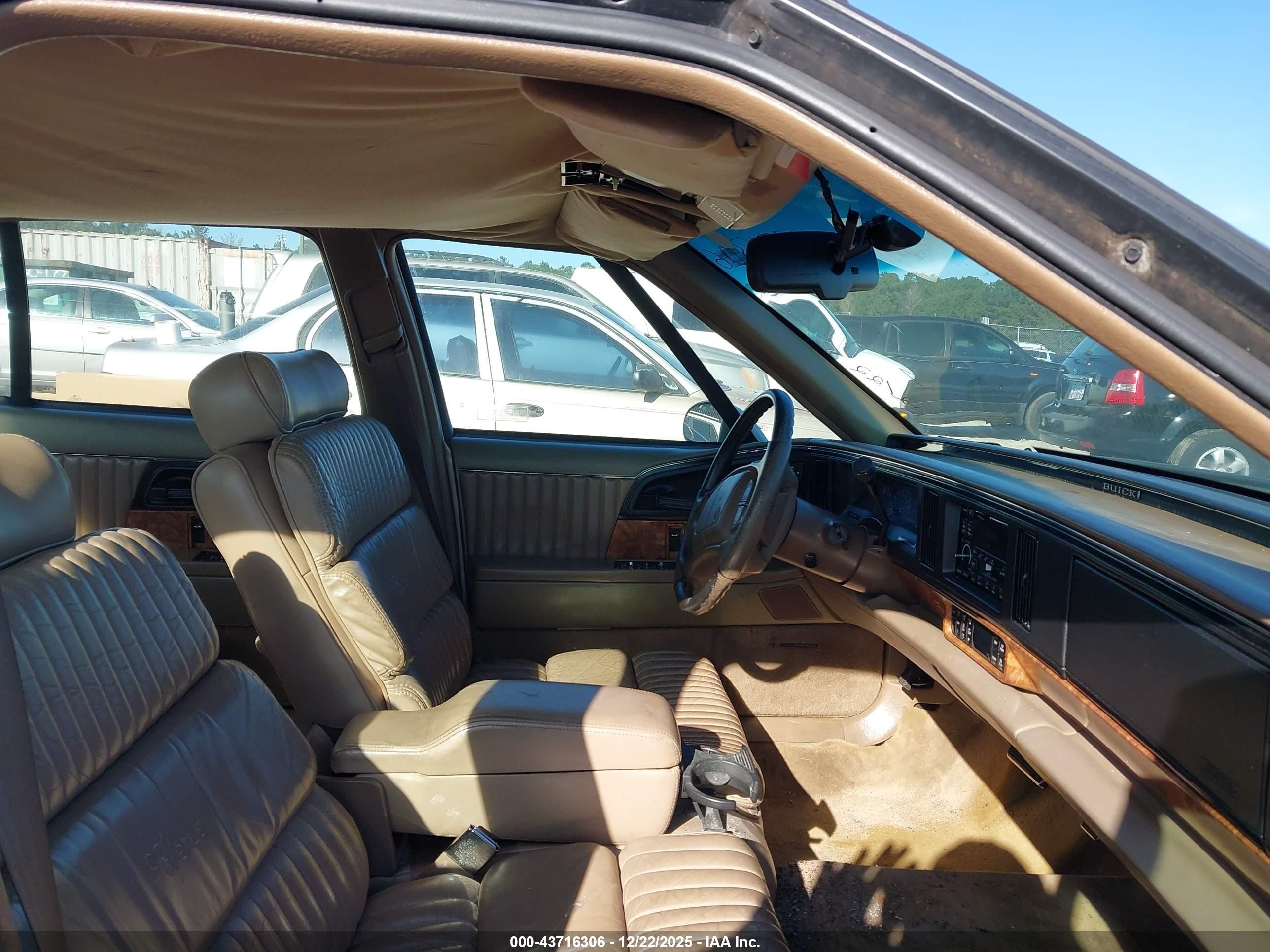 1995 Buick Park Avenue   Коричневый vin: 1G4CW52K2SH660922